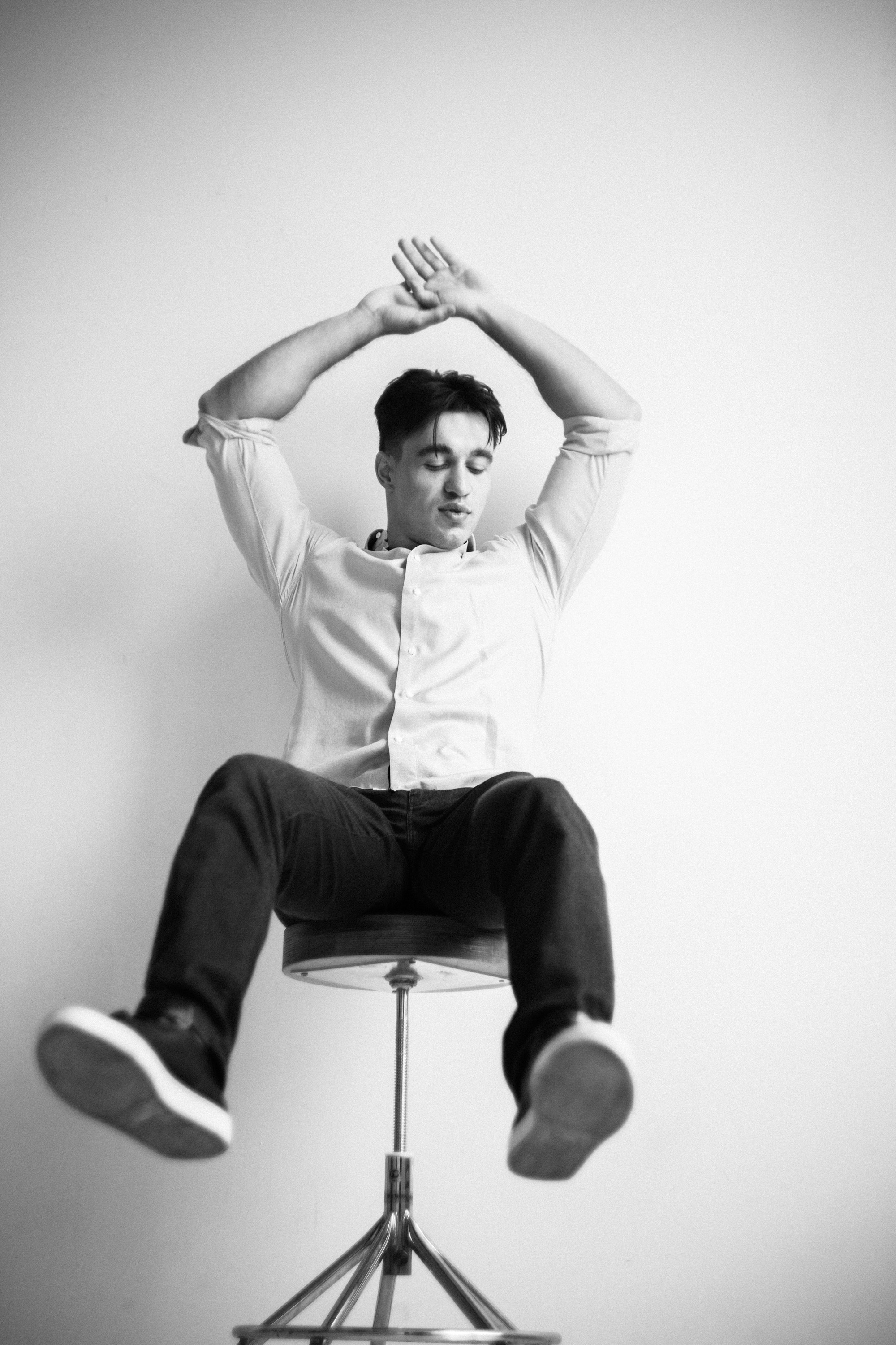 Мужской студийный портрет. Фотограф Лазарина Кучменова