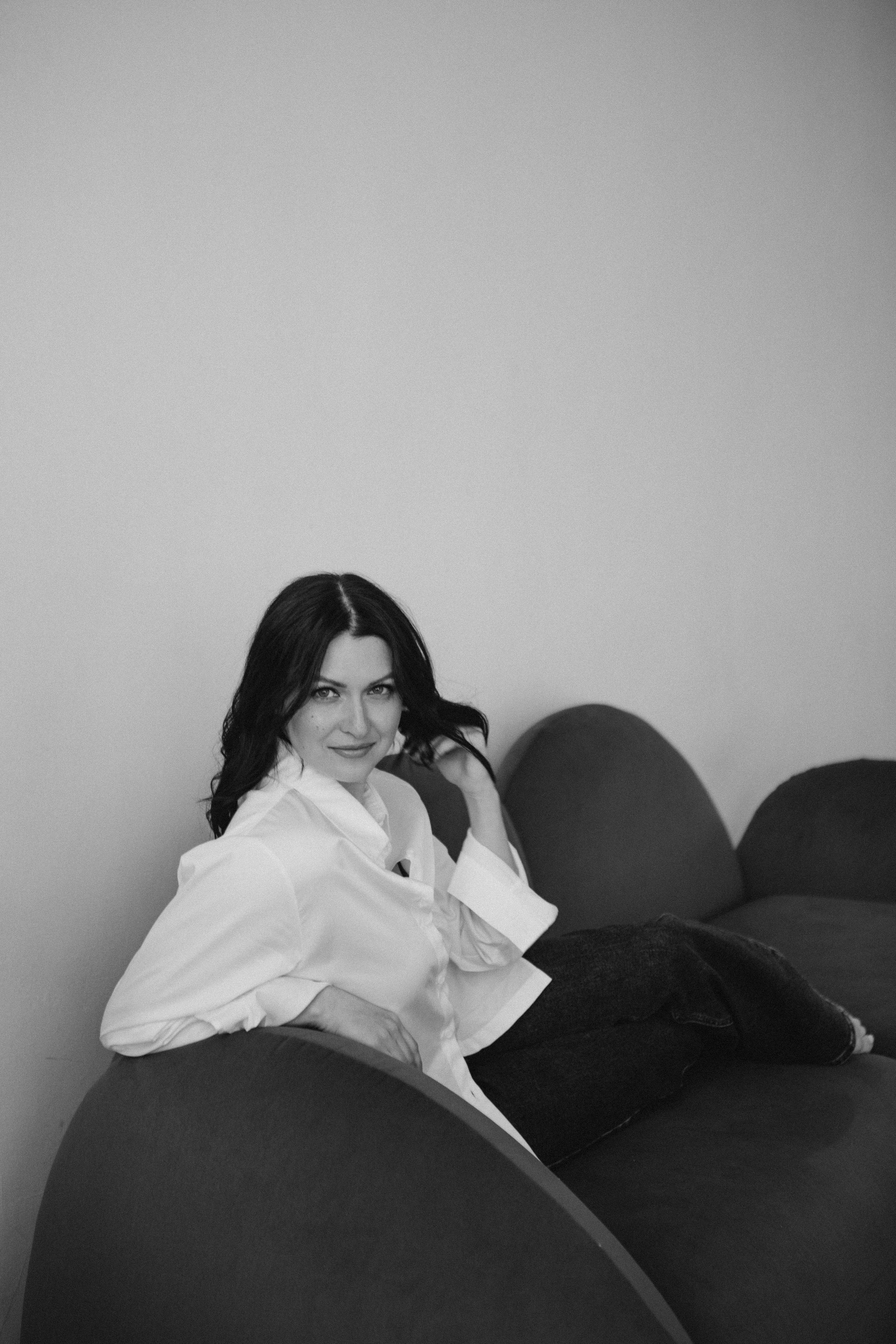 Анна ч/б. Главная