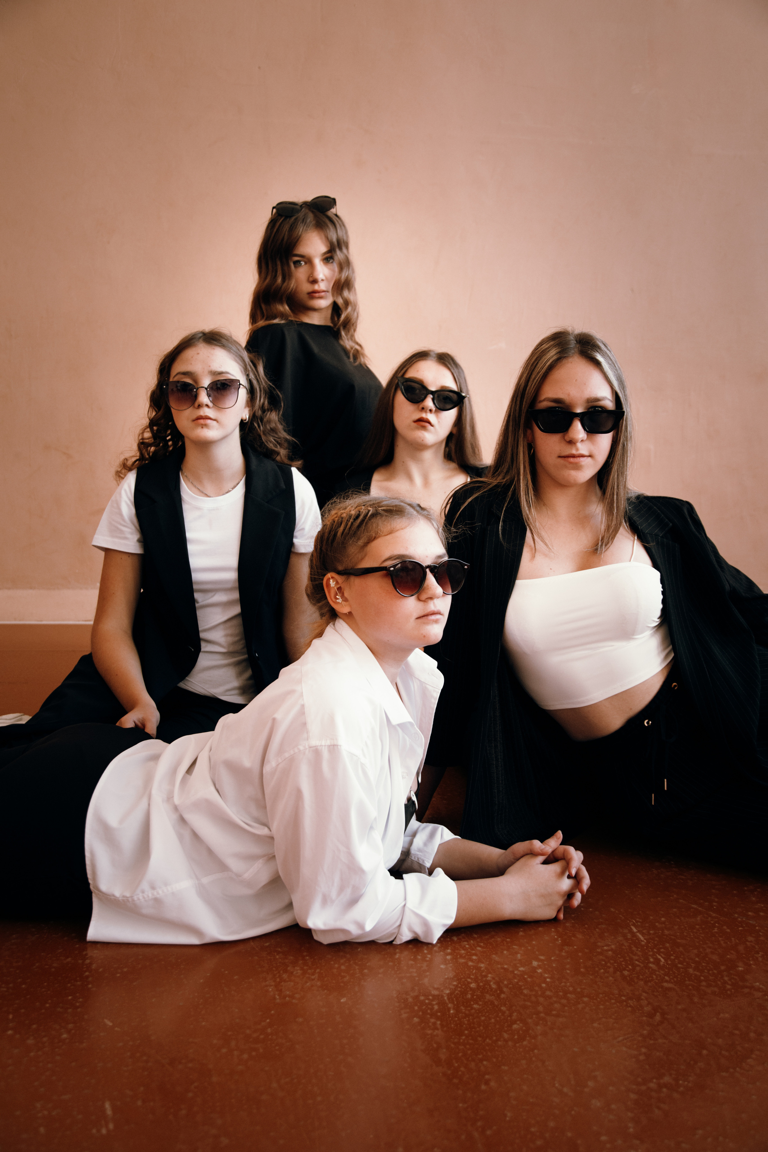 Фотосессия на выпускной альбом 11 класс Саратов. Выпускные альбомы Саратов Энгельс фотограф Титова Ирина