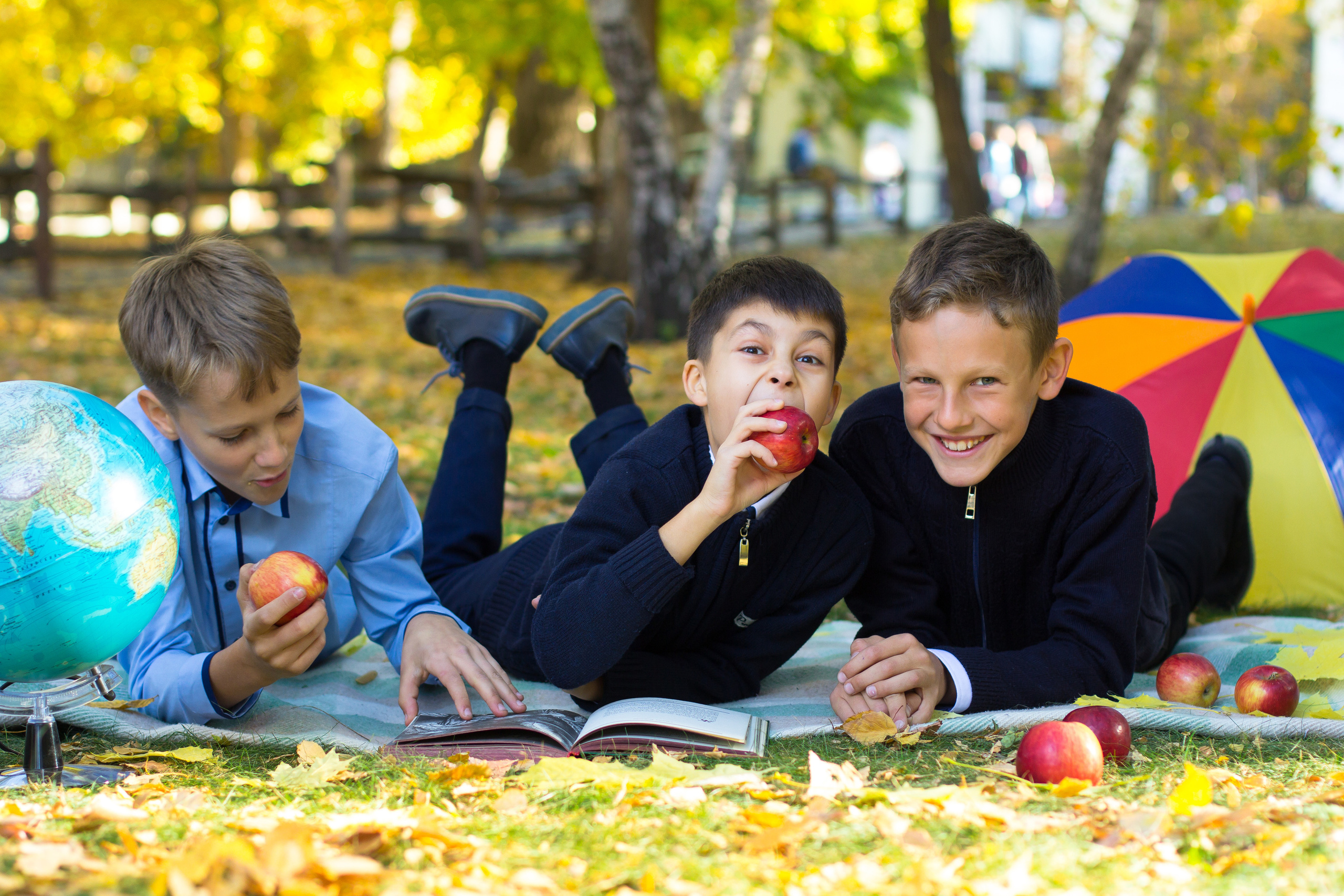 Выпускные альбомы 4класс. Выпускные альбомы Саратов Энгельс фотограф Титова Ирина