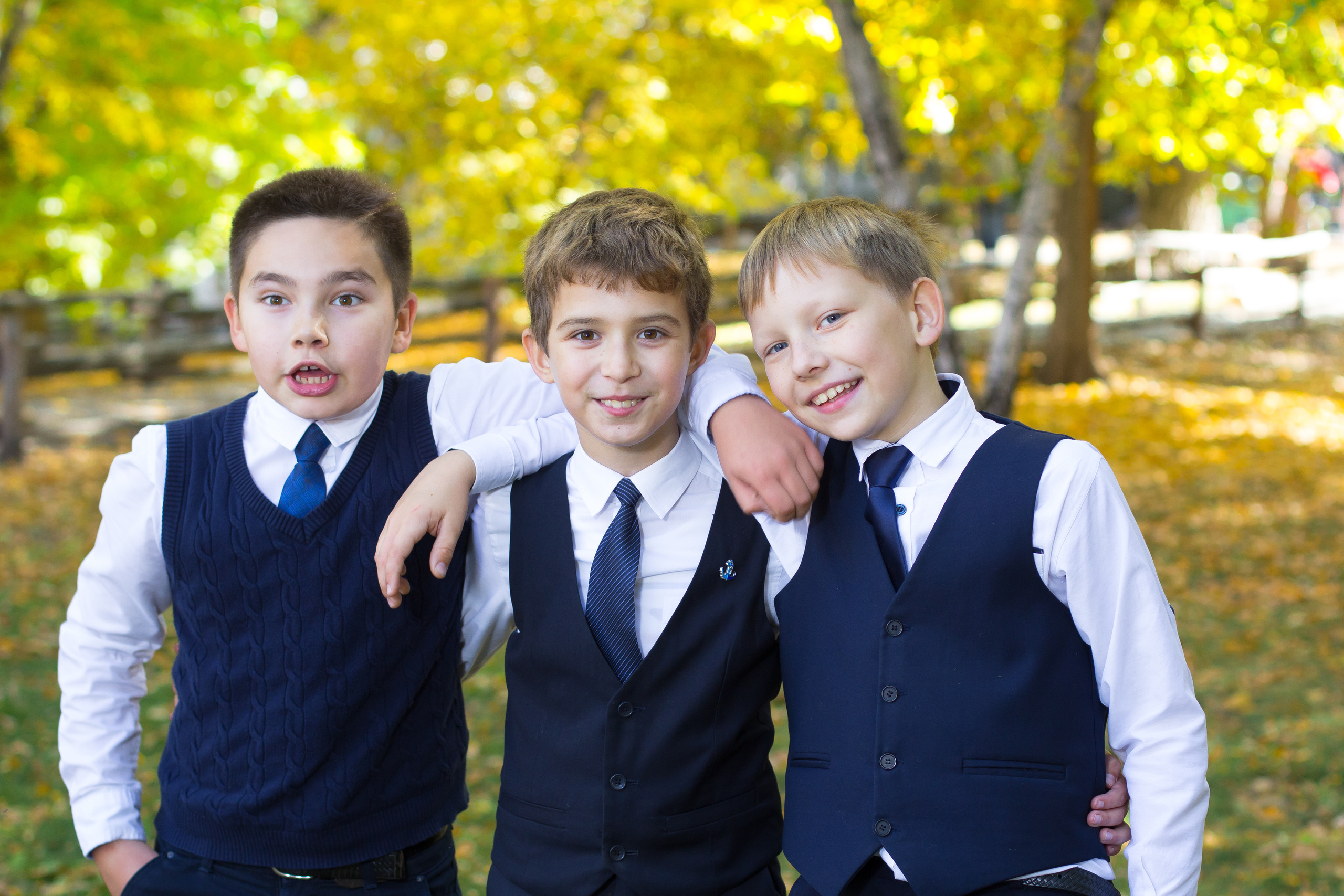 Выпускные альбомы 4класс. Выпускные альбомы Саратов Энгельс фотограф Титова Ирина