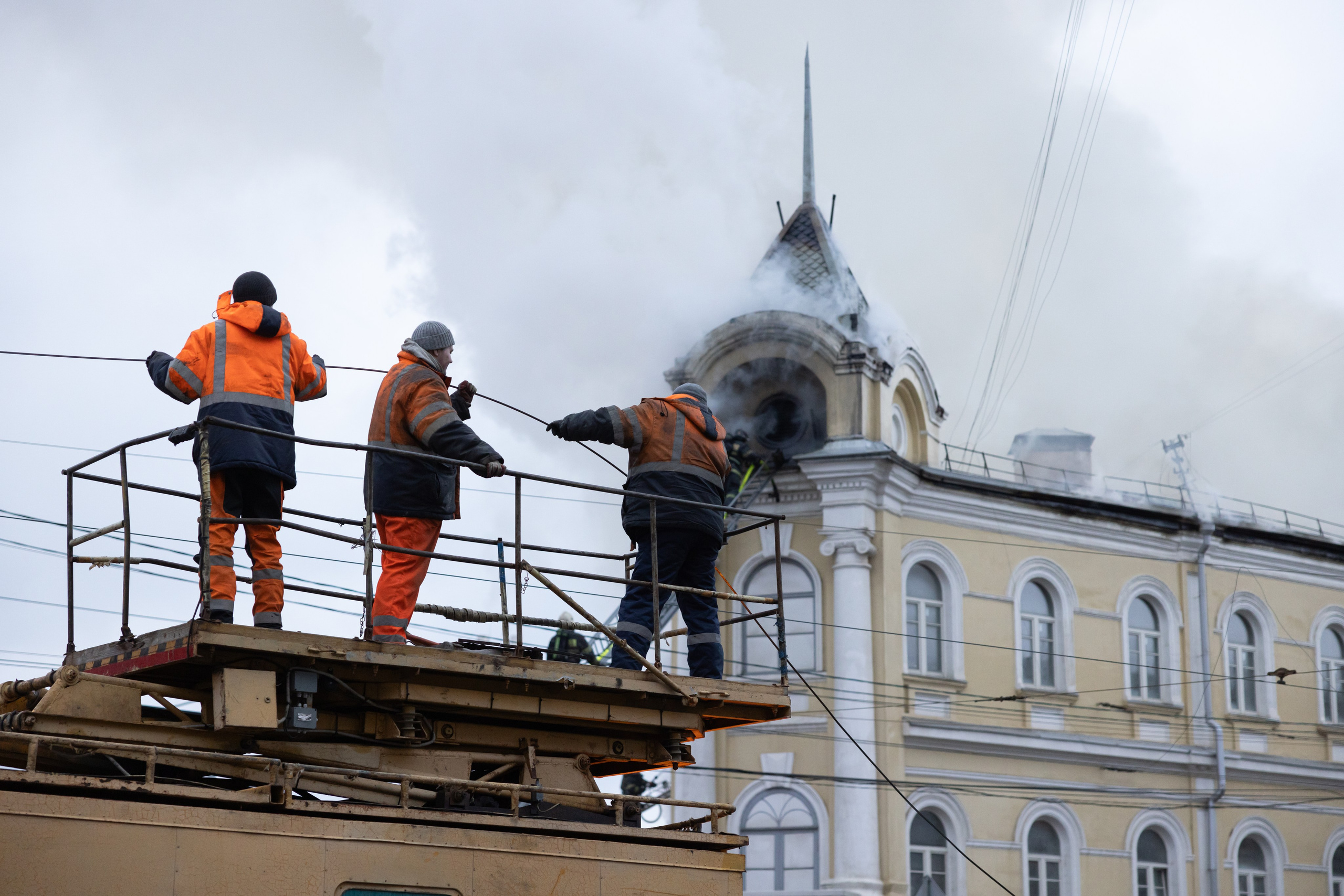 Пожар на ул. Советская 15 (13 января 2025). Репортажный фотограф Алексей Пирязев