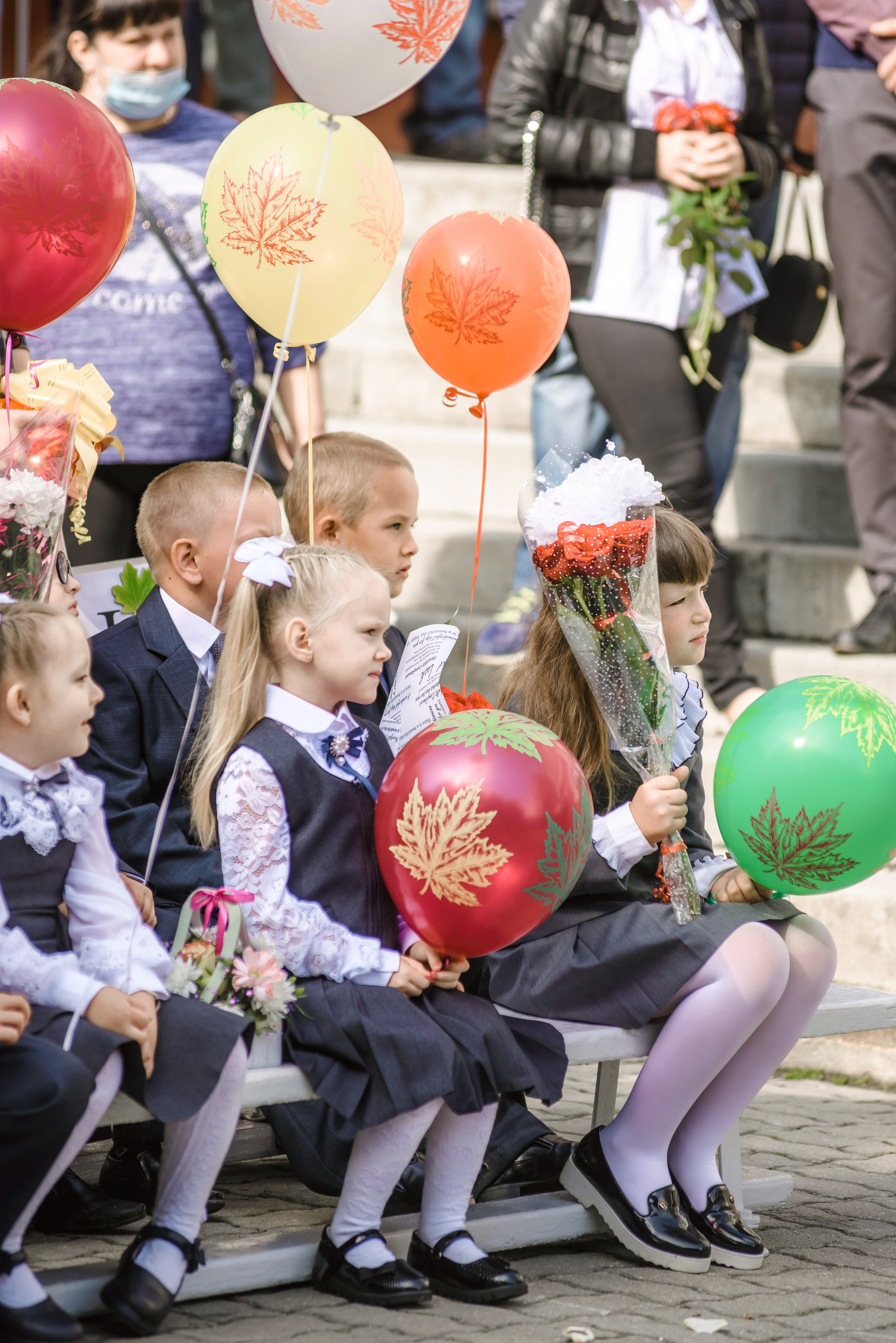 Линейка 11-е классы 2023. Фотограф Галина Лисанова, г. Брянск