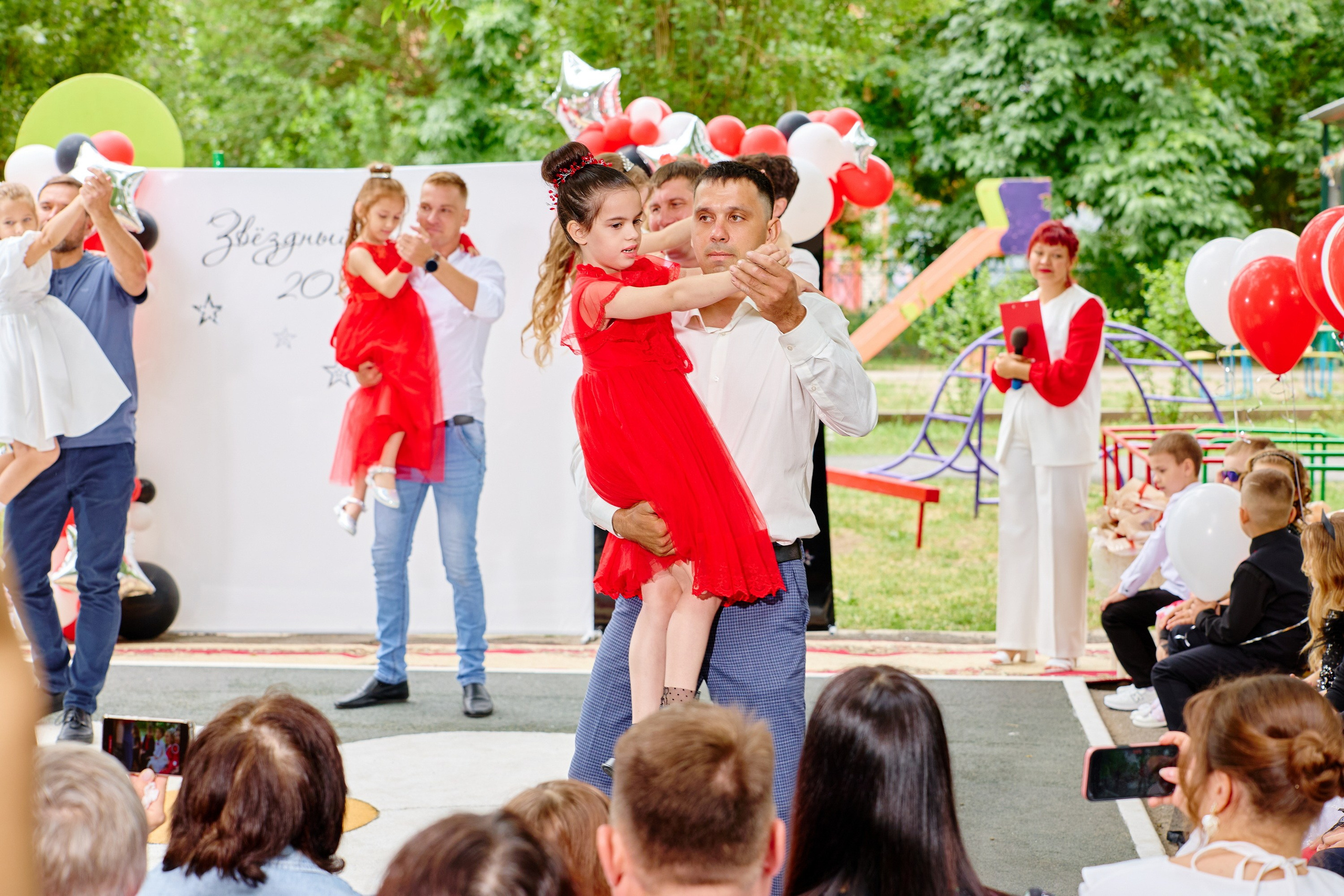 Выпускной 45 сад. Фотограф Выпускные альбомы Таганрог Сергей Коробченко