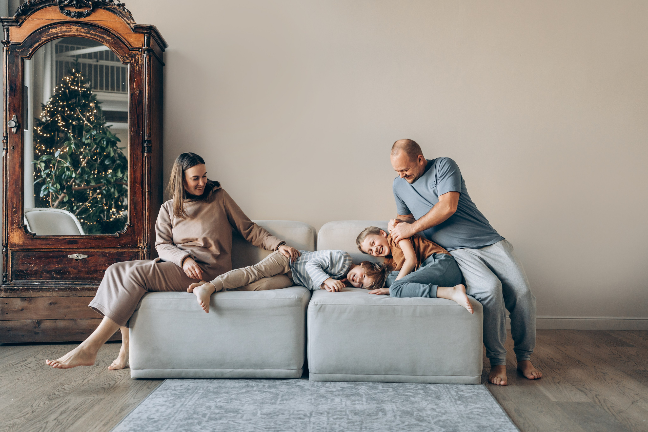 Семейная фотосессия в студии. Детский, семейный и ньюборн фотограф в Москве Юлия Шуарт