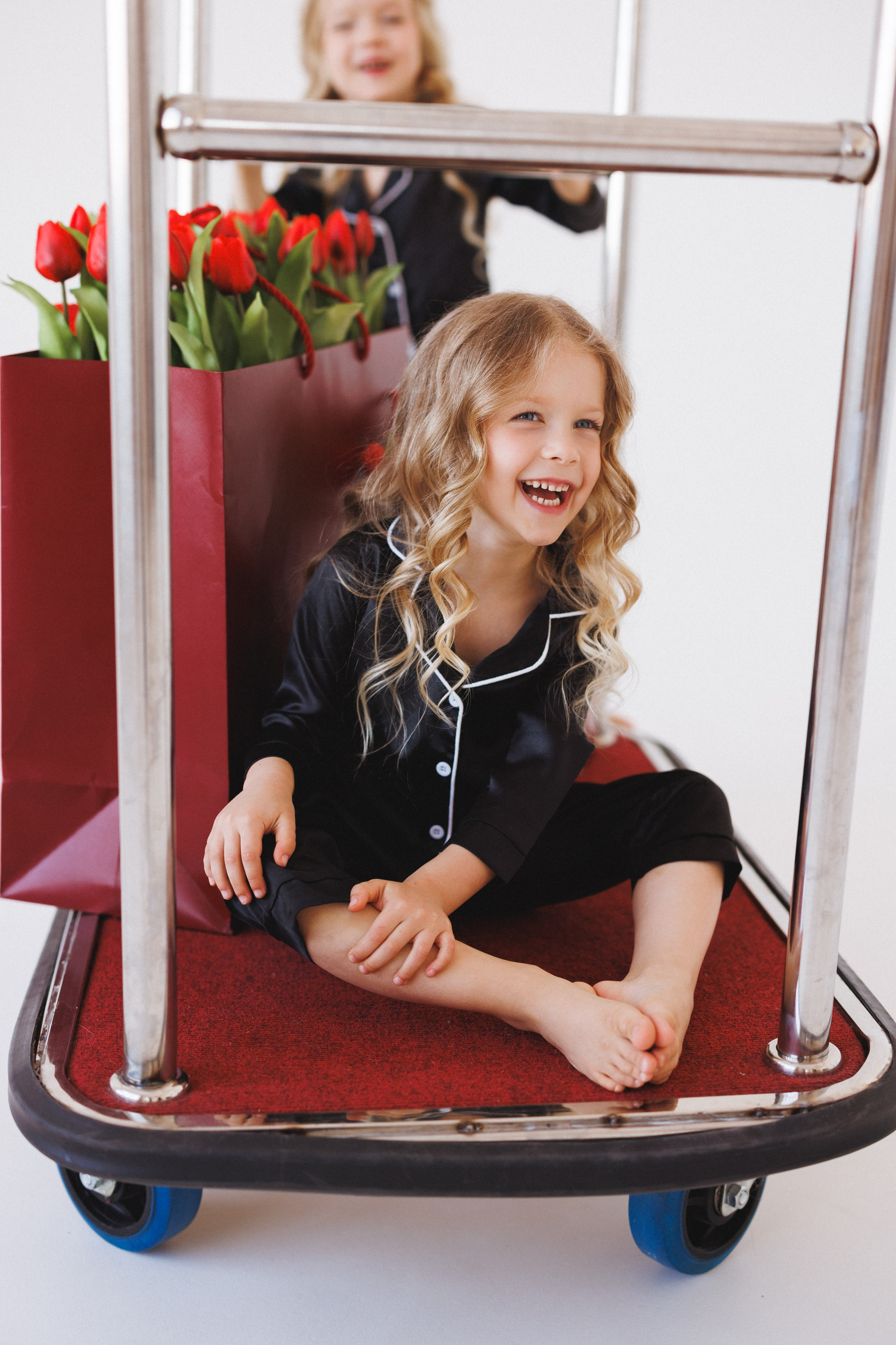 Фотосессия для девочек в тематике «Гардеробная». Семейный и детский фотограф в Краснодаре Анна Трашкова