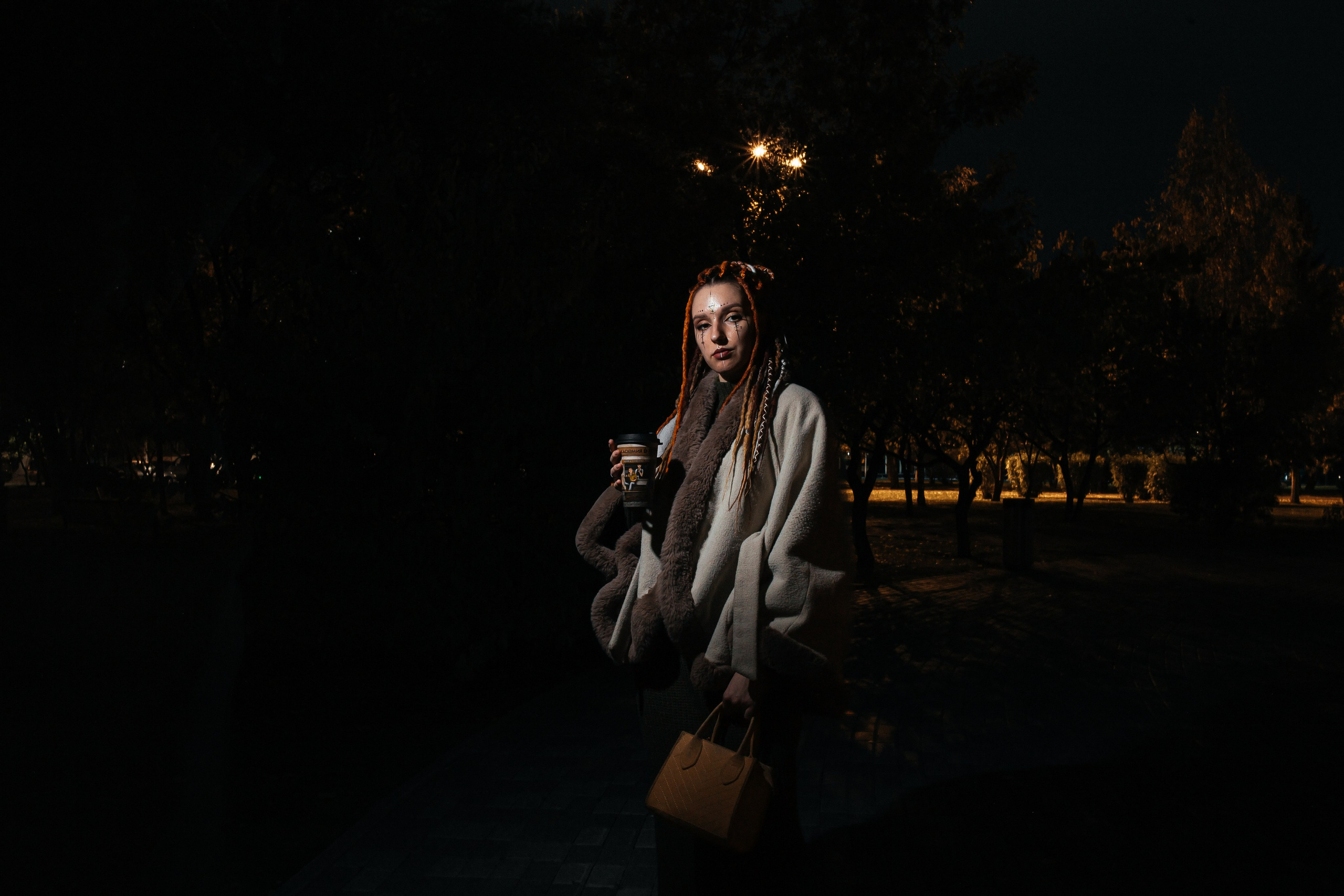 Марина. Фотосессия с фаерами. Фотограф Регина Крикунова г. Красноярск