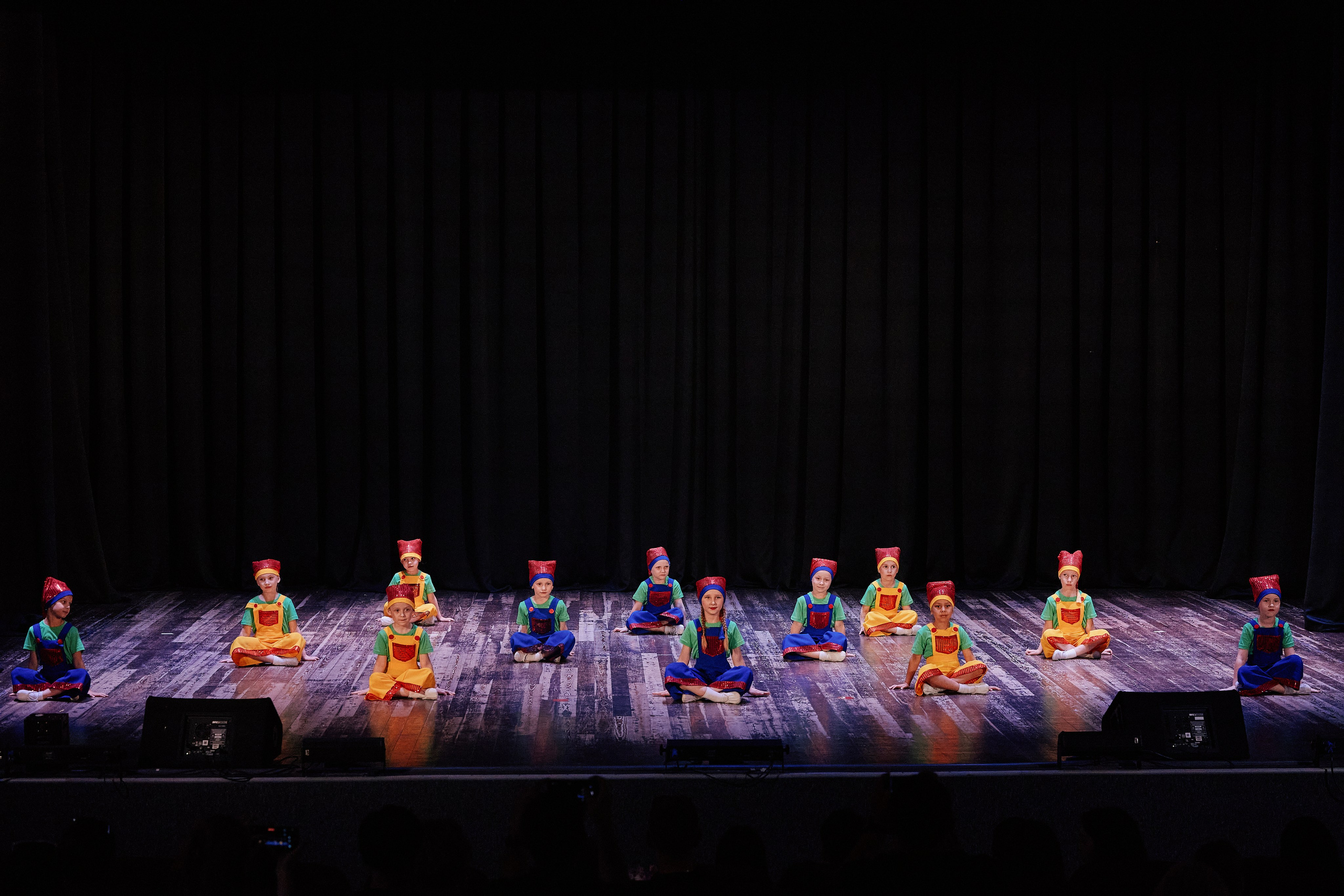 Концерт танцевальной студии Фиеста 08.06. Свадебный репортажный фотограф краснодар максим дремов дрёмов фотосессия студия цена