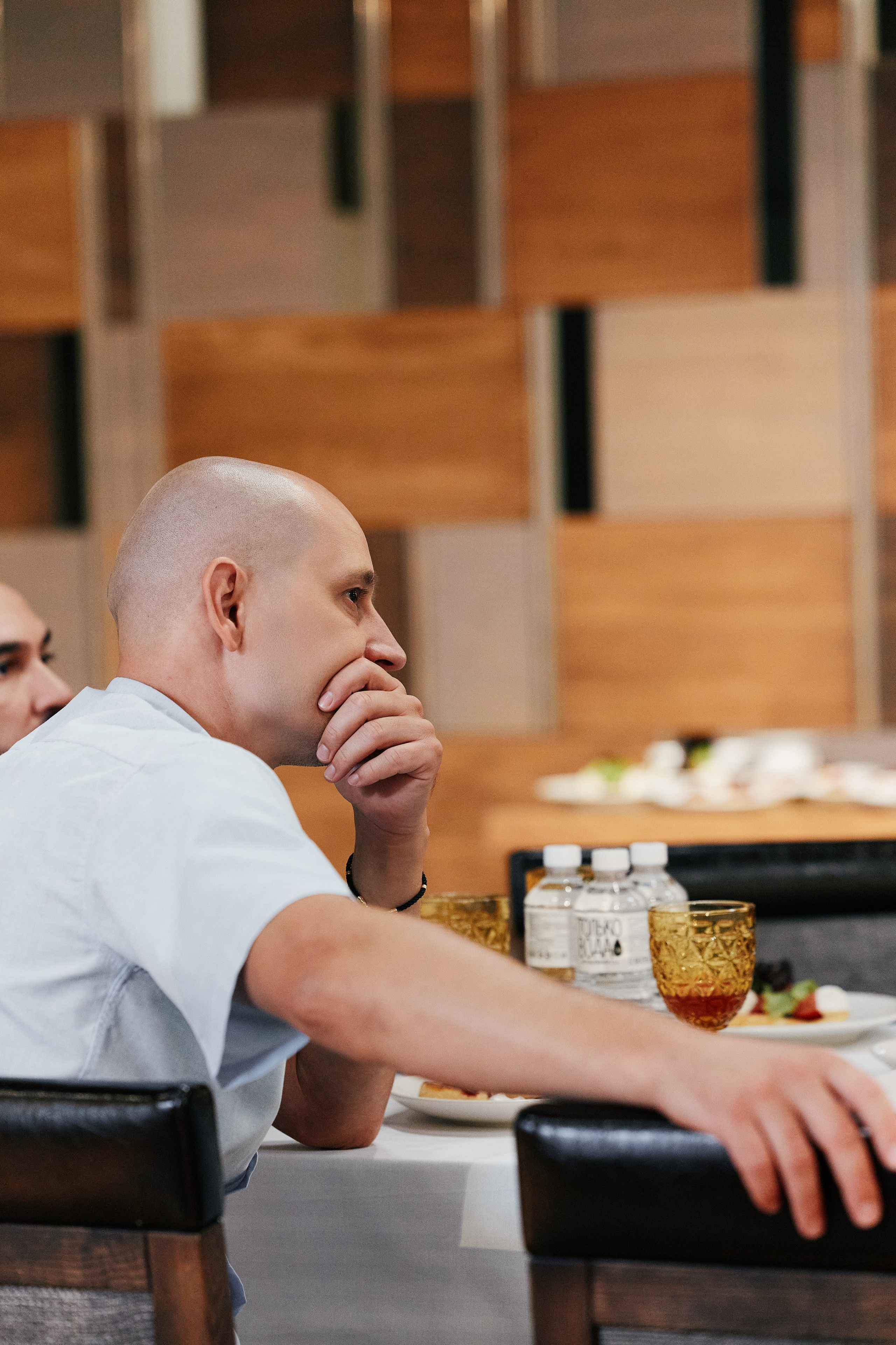 Бизнес завтрак в Golden Tulip 24.07. Свадебный репортажный фотограф краснодар максим дремов дрёмов фотосессия студия цена