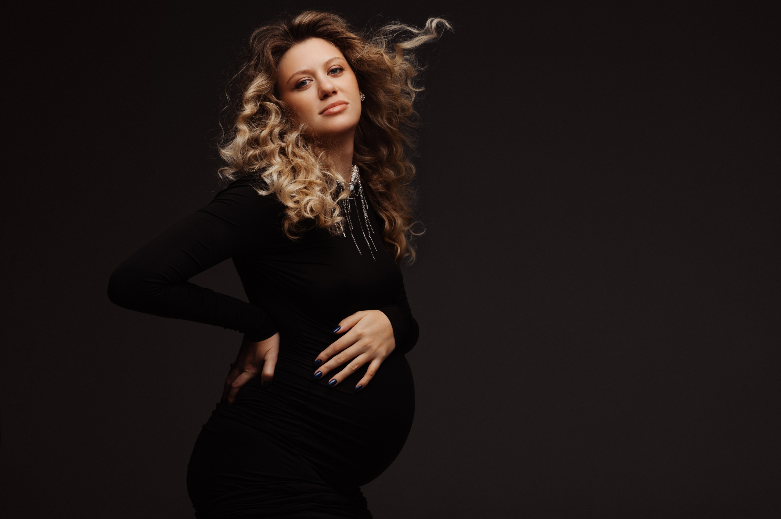 Профессиональный семейный и беременный фотограф в Санкт-Петербурге — Маргарита Иванова. Индивидуальные фотосессии под ключ: от образа до гот. Профессиональный фотограф беременности в СПБ. Стильные фотосессии беременности в стиле минимализм и классическая фотография