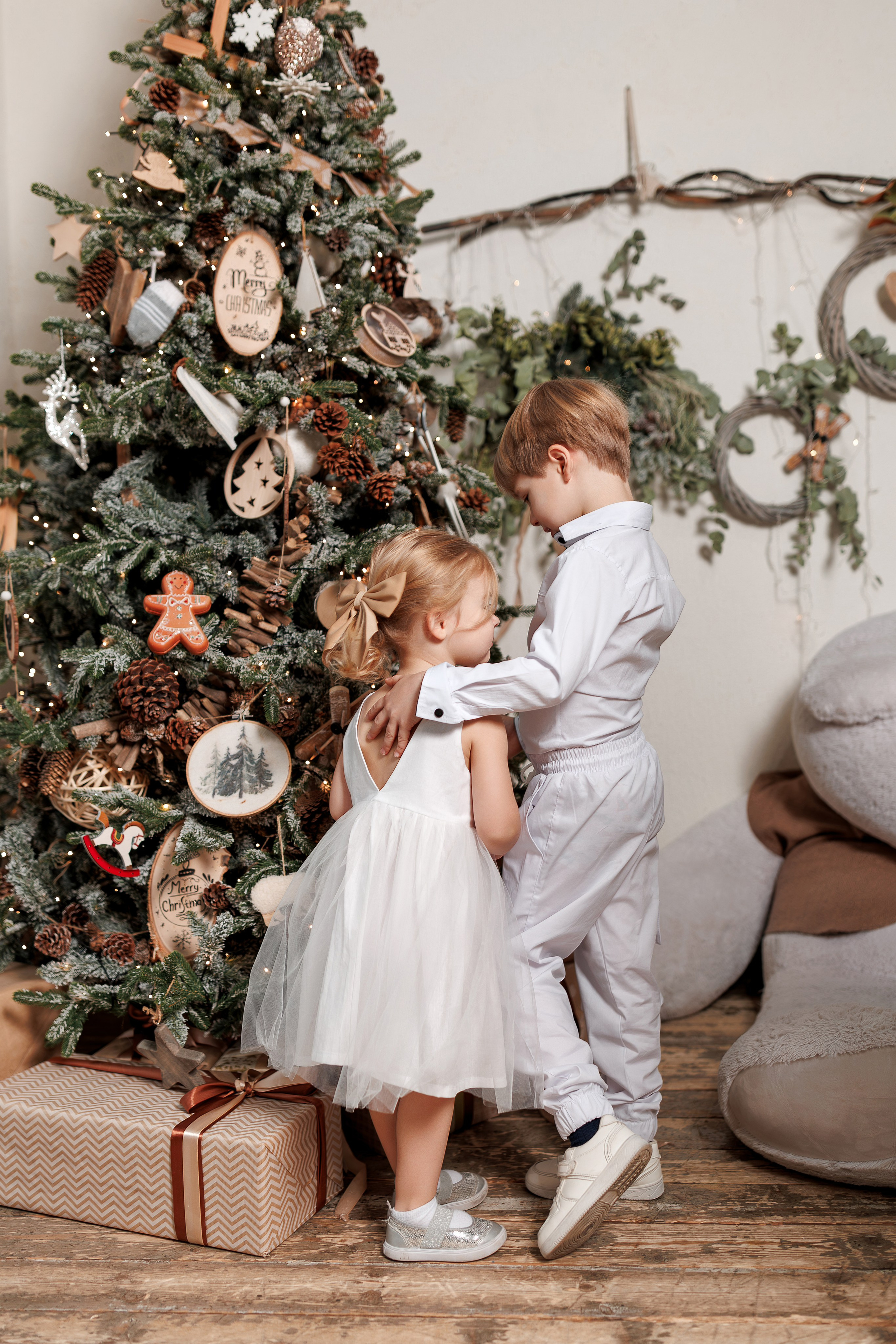 Новогодняя семейная фотосессия в студии FAMOUS (на Павелецкой). Свадебный и семейный фотограф в Москве и МО Елена Агапова