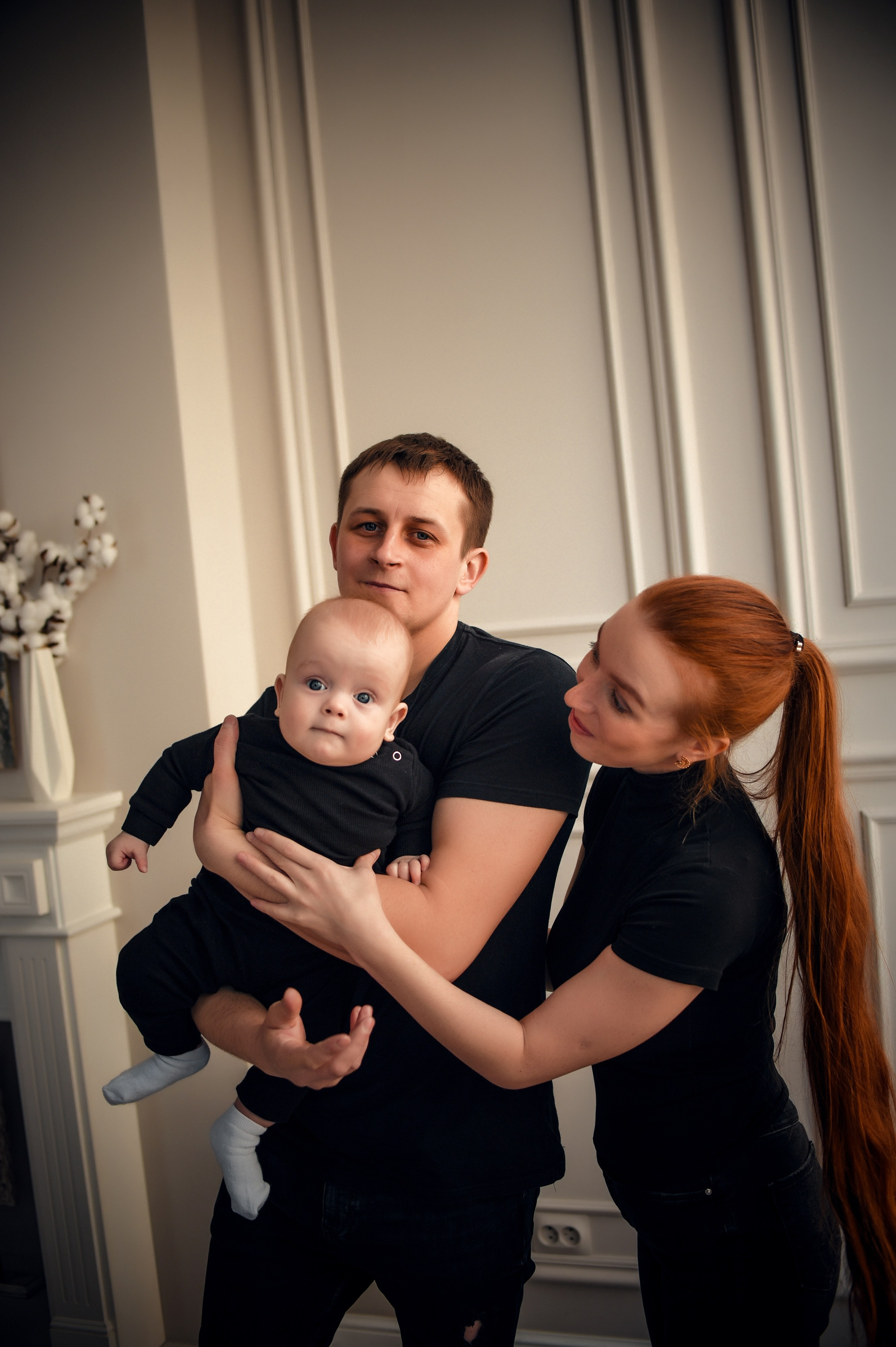 Семейная студийная фотосессия 3. Свадебный, семейный, детский, контент фотограф в Омске Максим Ильин