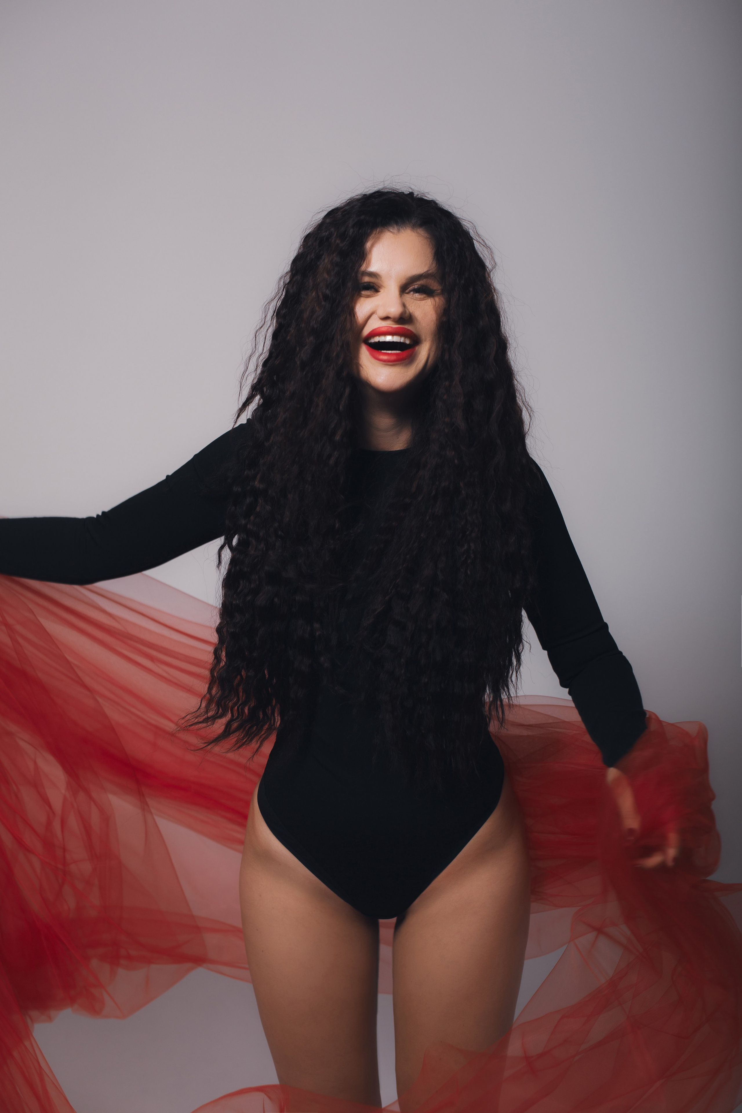 Индивидуальная фотосессия Спб. Фотограф Julia Milton | Портреты, съемки для маркетплейсов, лавстори, съёмка беременности в Санкт-Петербурге. Обучение фотографии в Спб очно