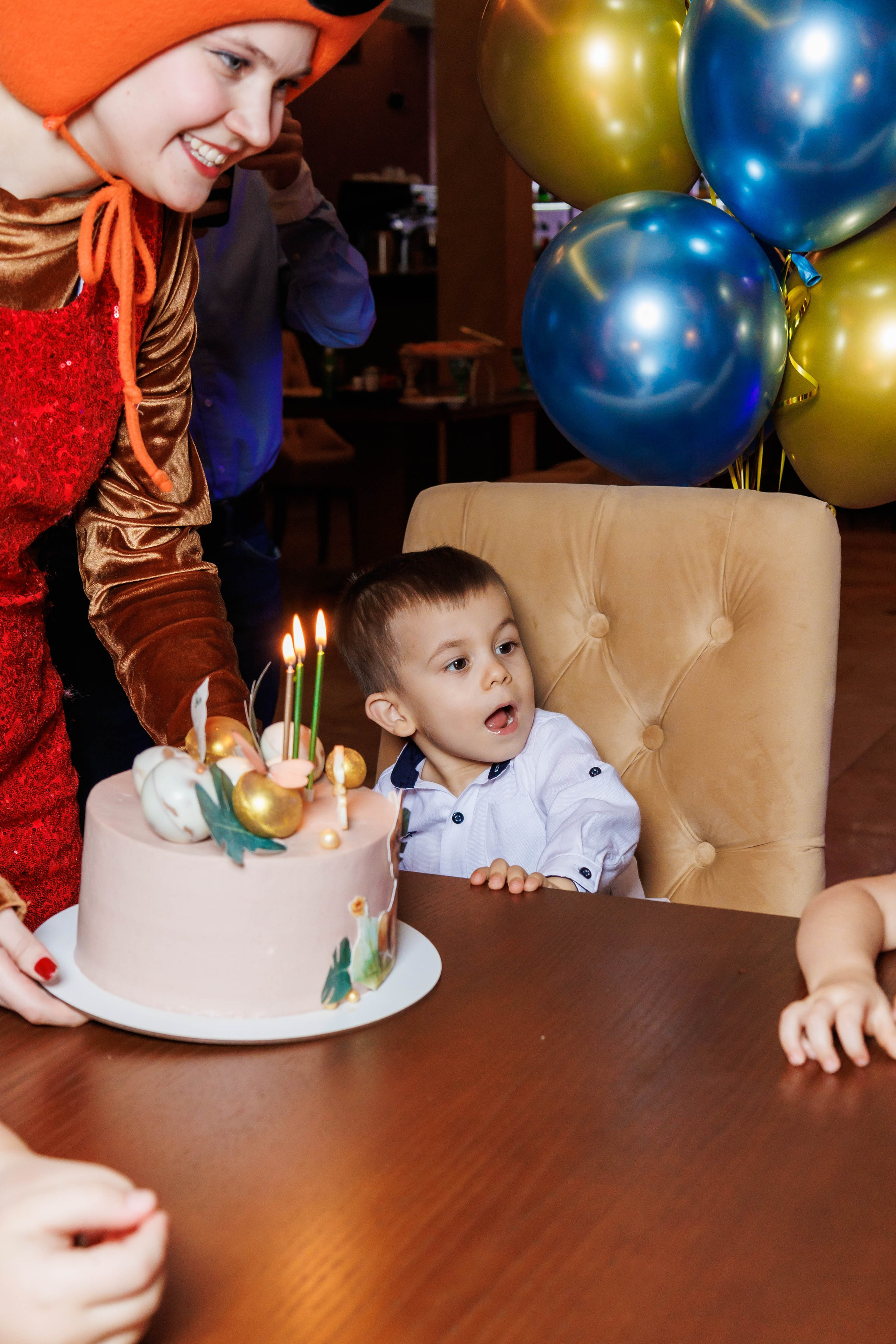 День рождения в ресторане. Фотограф в Москве Дмитрий Емельянов