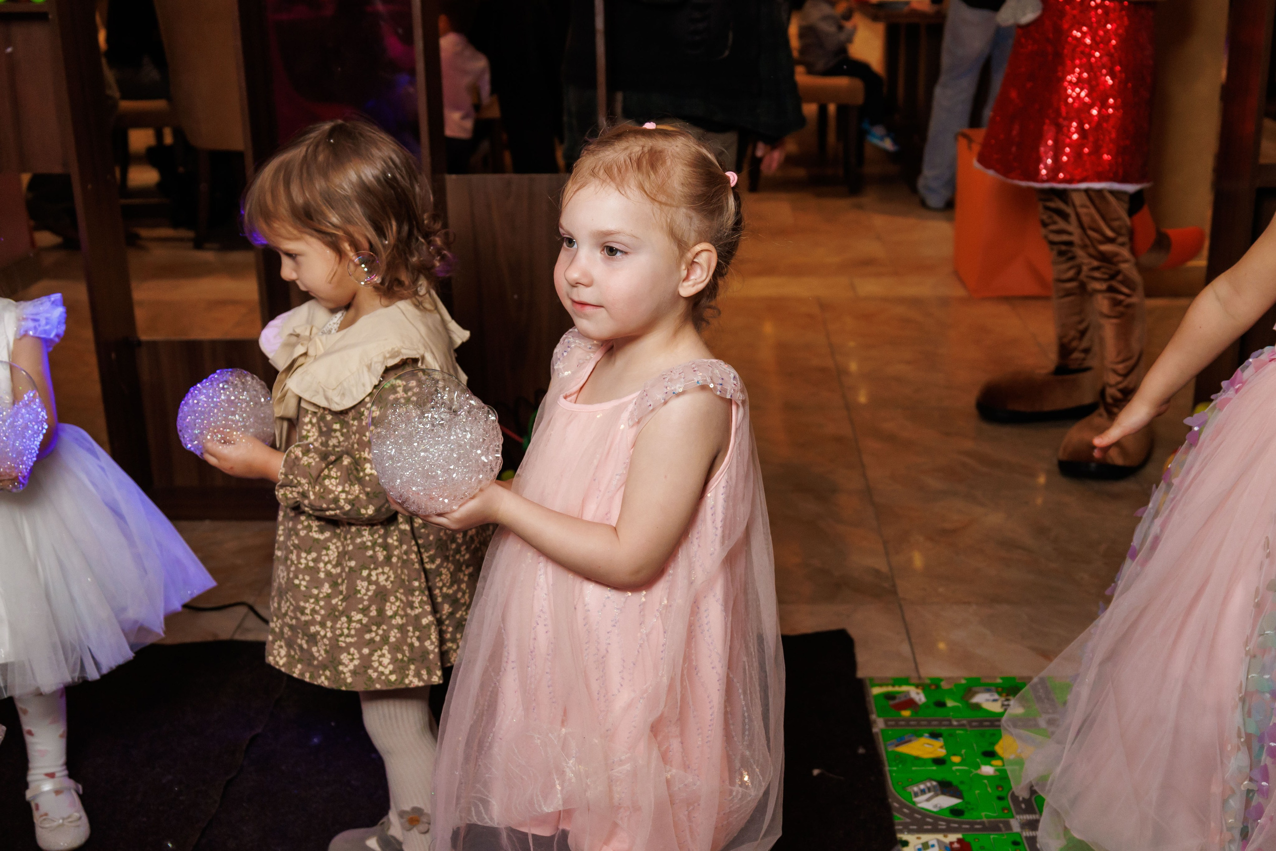 День рождения в ресторане. Фотограф в Москве Дмитрий Емельянов