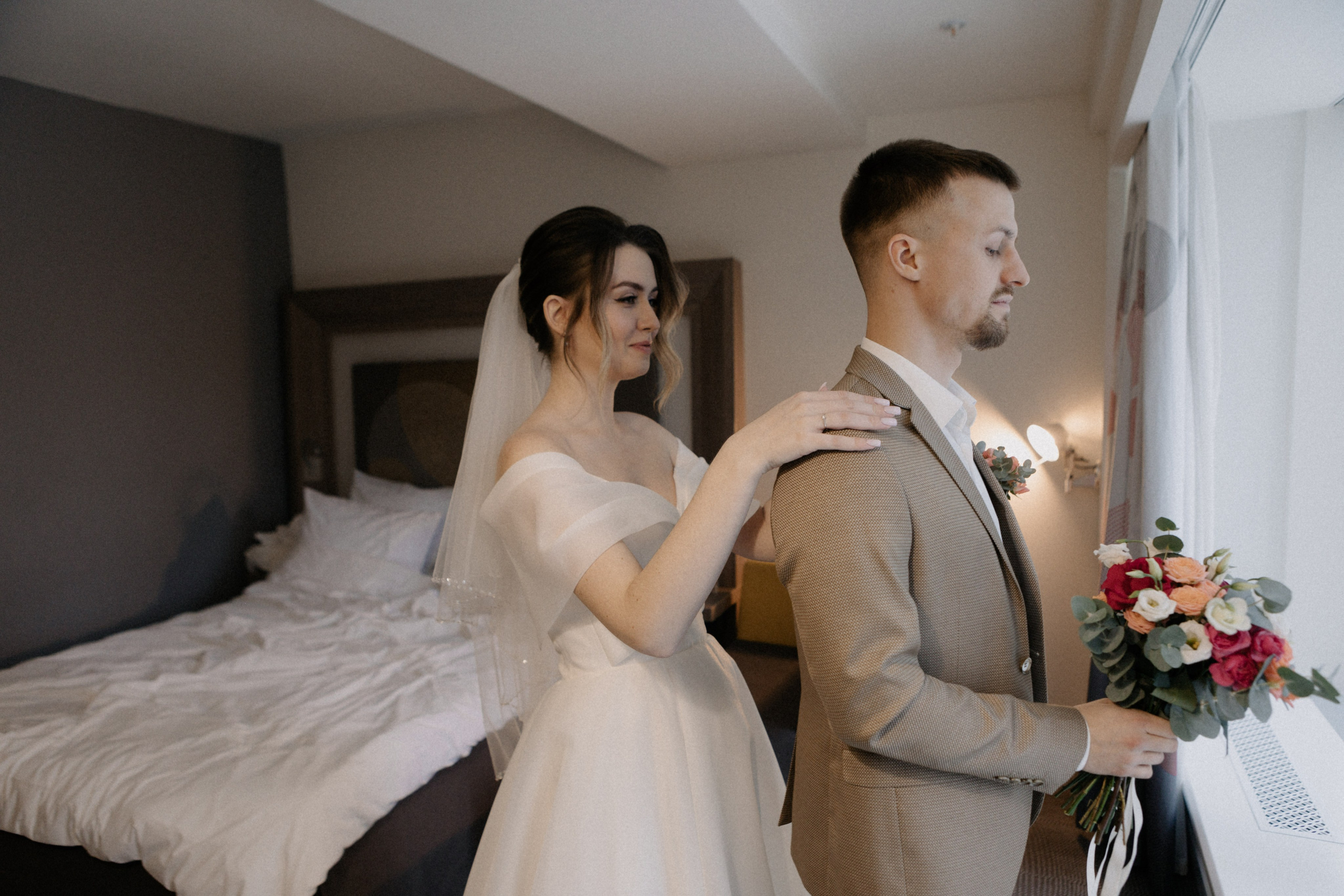 Ксюша и Илья. Утро в отеле роспись в Birds. Свадебный и портретный фотограф в Москве Анастасия Масюк