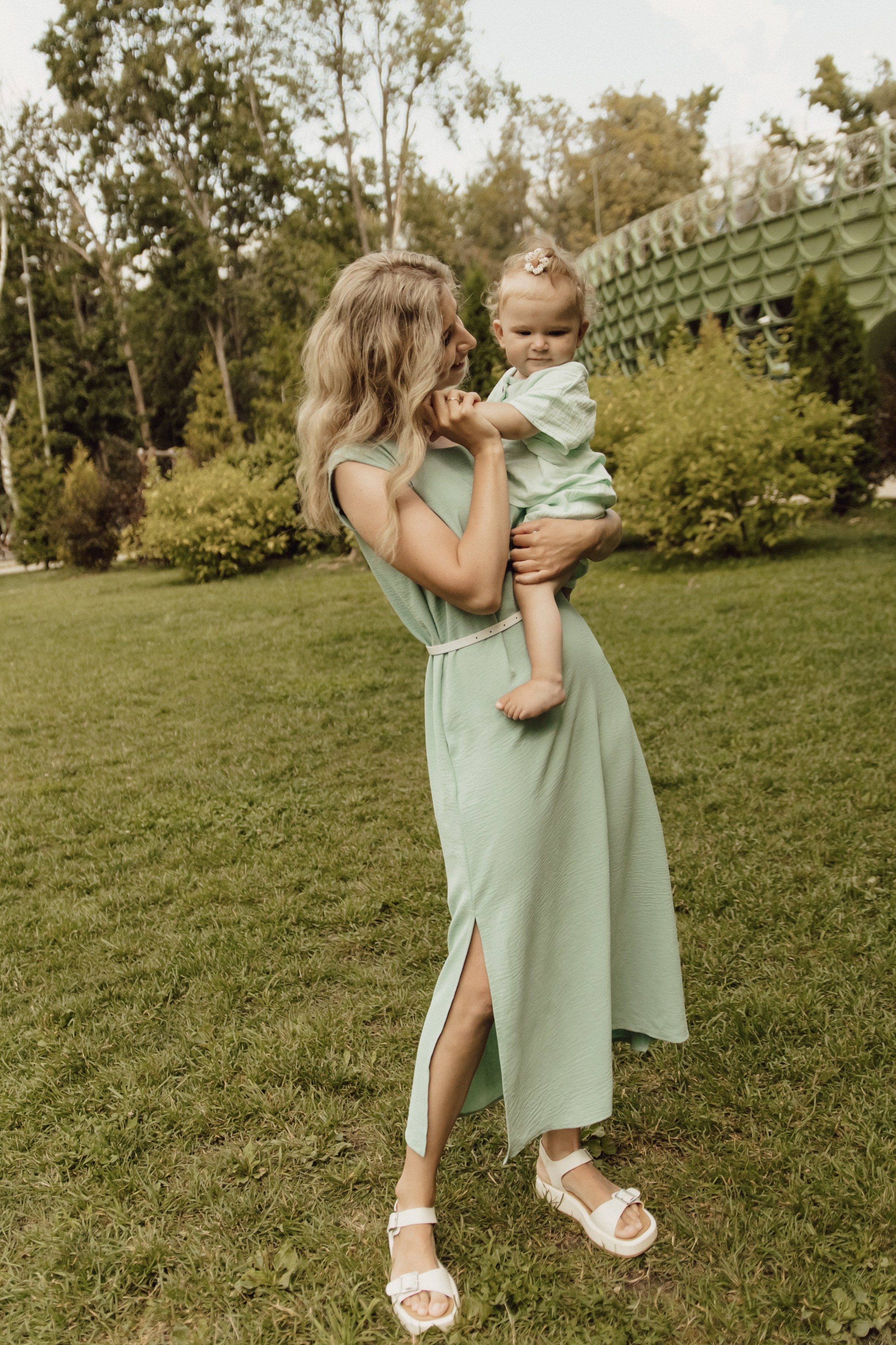 Семья Редькиных в парке Швейцария. Фотограф в Кирове и Кирово-Чепецке Валерия Шиляева