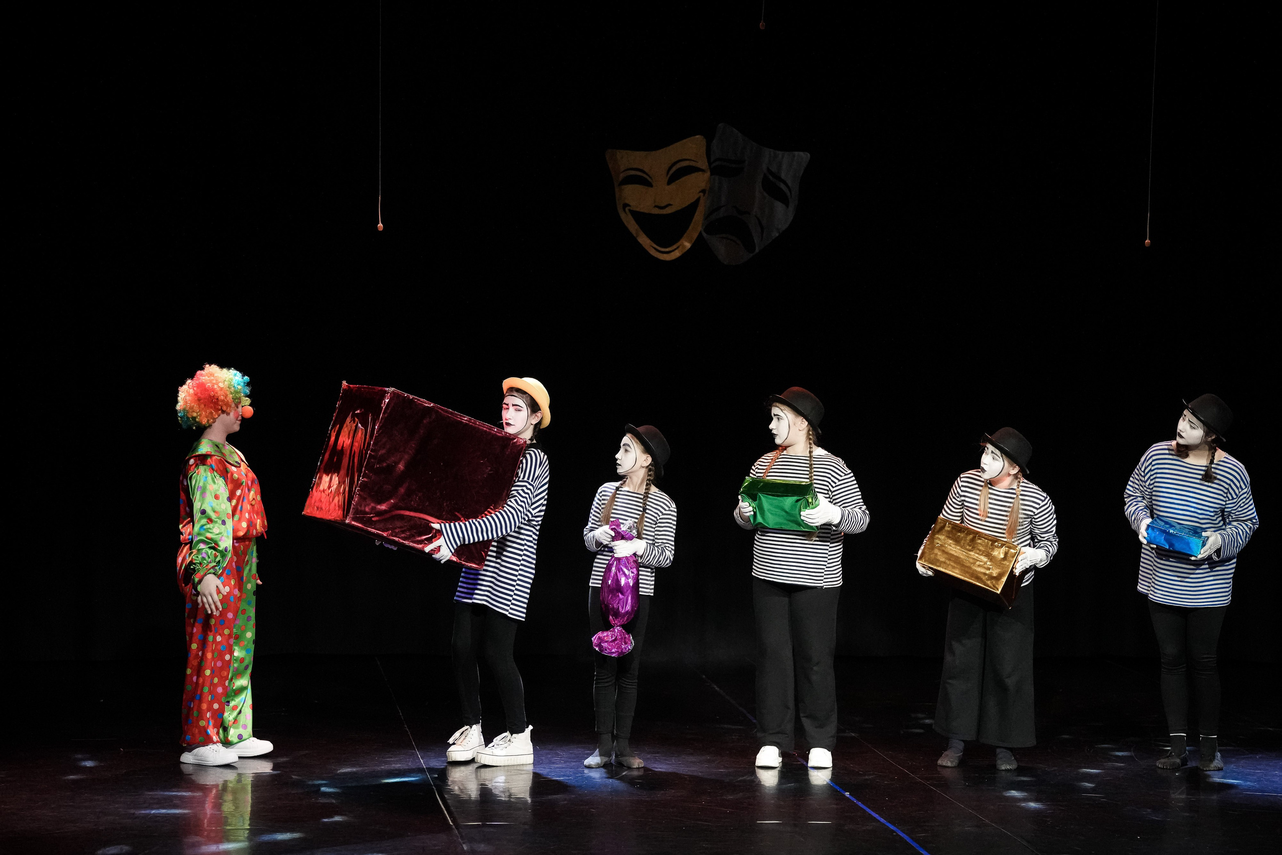 Концерт студии «Маска» Театра Ростова Великого. Репортажный фотограф Сергей Сажин г. Ярославль