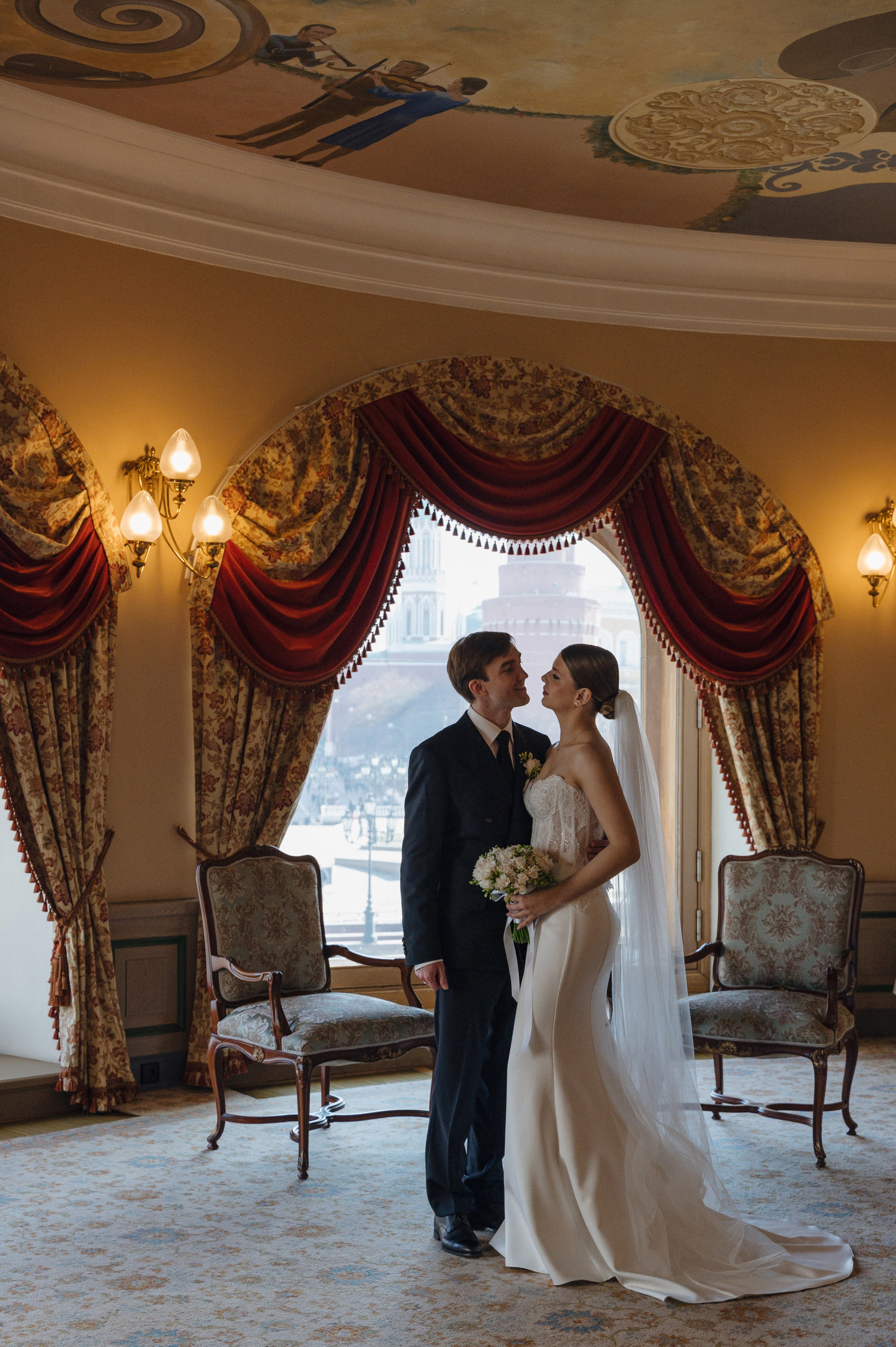 Дмитрий и Луиза. Гостиница Националь и ресторан Белуга. Свадебный фотограф Москва и Санкт-Петербург. Анастасия Чудина