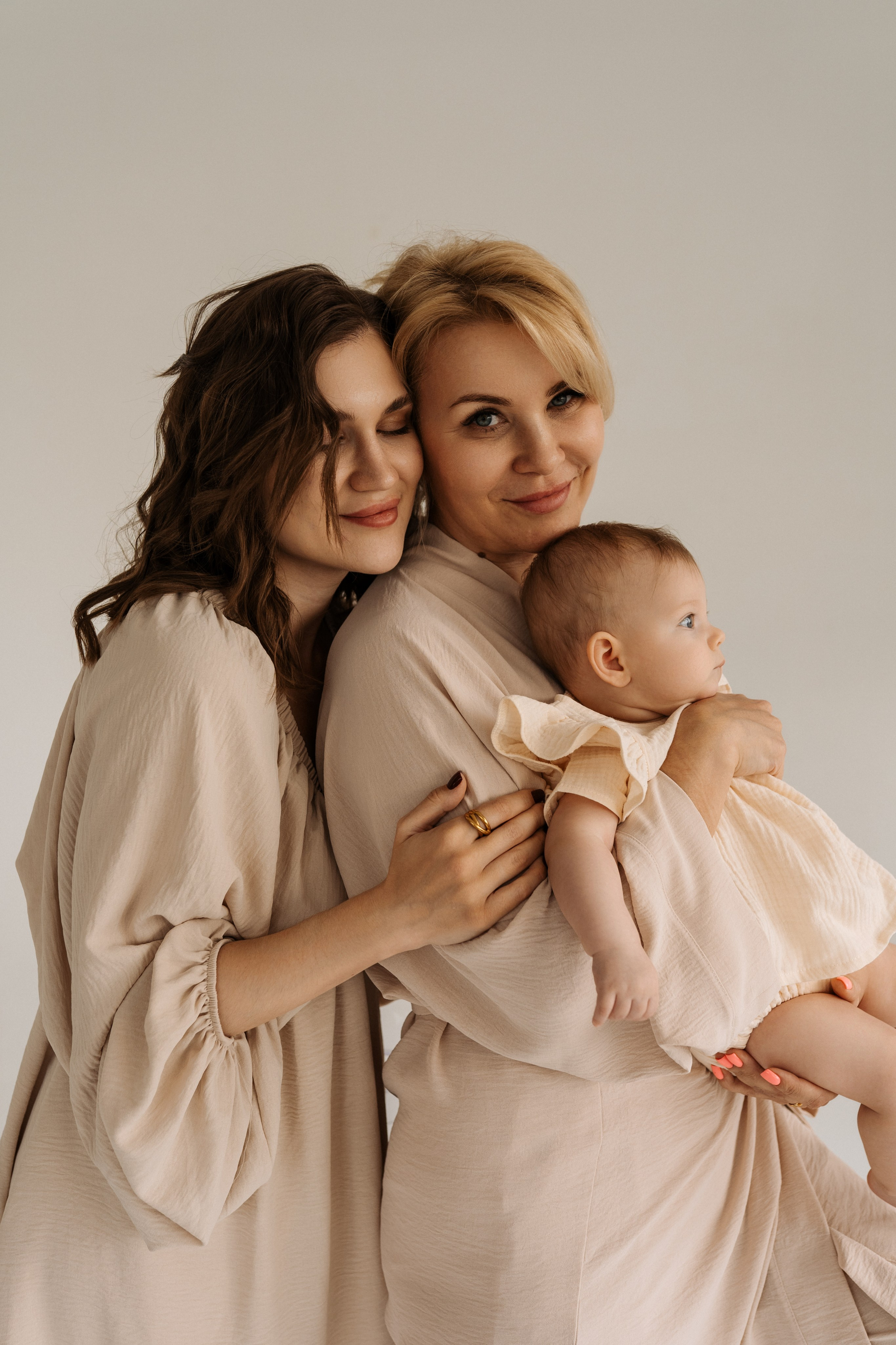 Семейная фотосессия в студии в Москве, семейный фотограф Анна Полушина. Свадебный фотограф в Москве Анна Полушина