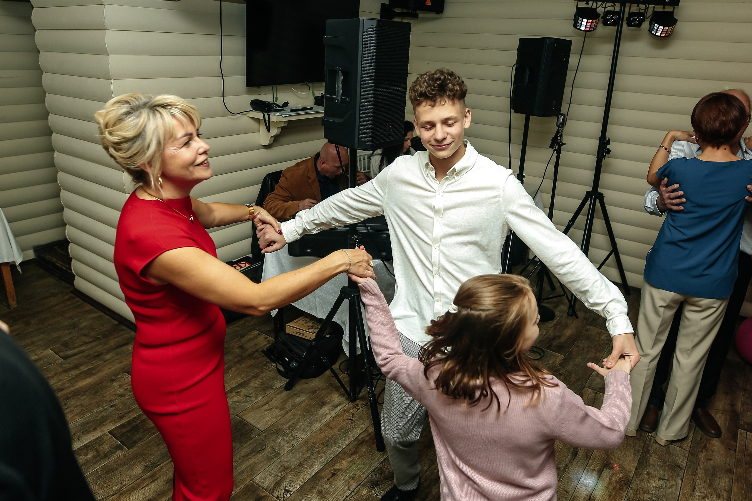 Юбилей Юлии 9 мая 2025 г. Свадебный ведущий в Москве Саксофон на свадьбу