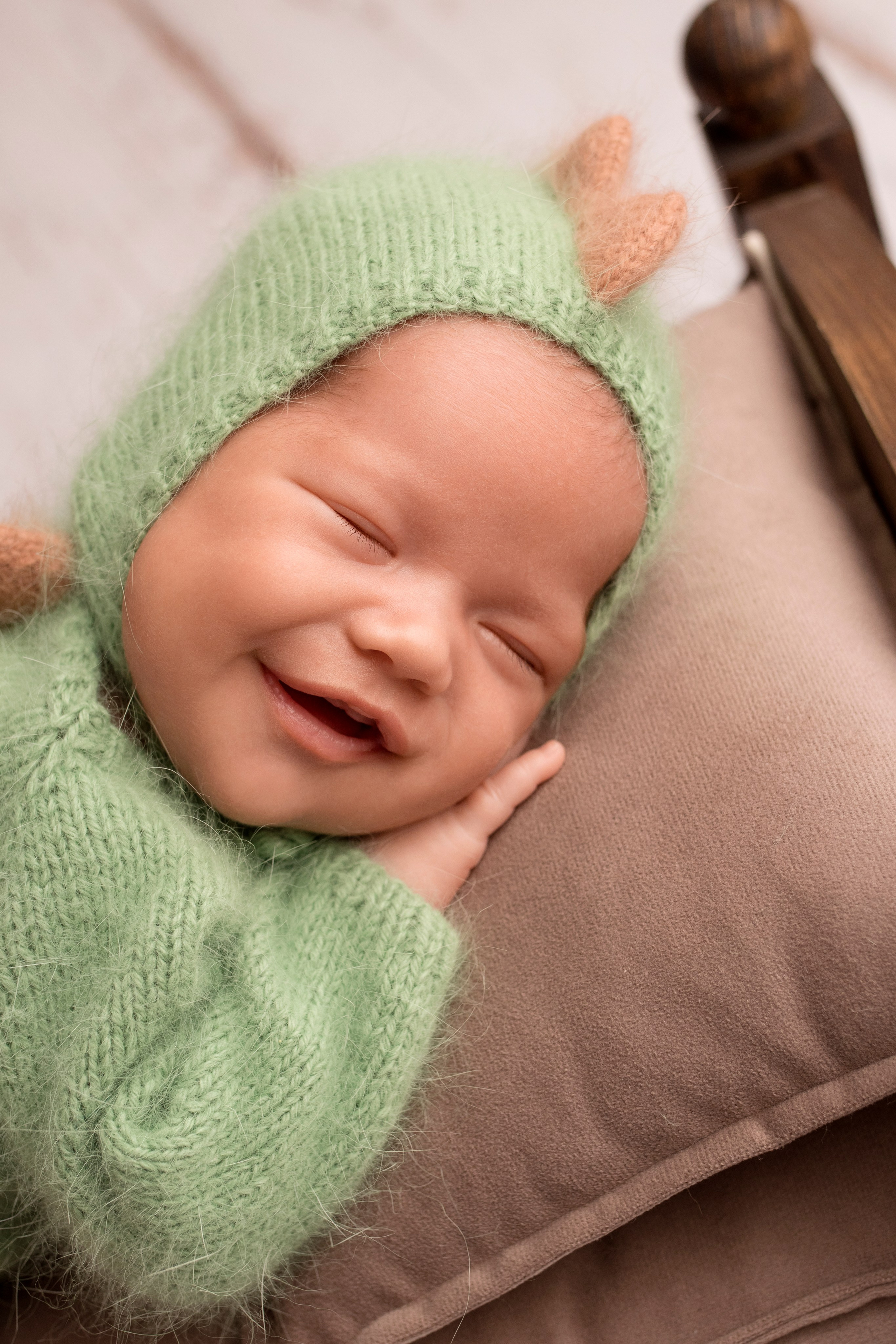 Красивые фотографии малышей у Вас дома. Фотограф новорождённых в Санкт-Петербурге Лилия Яковлева