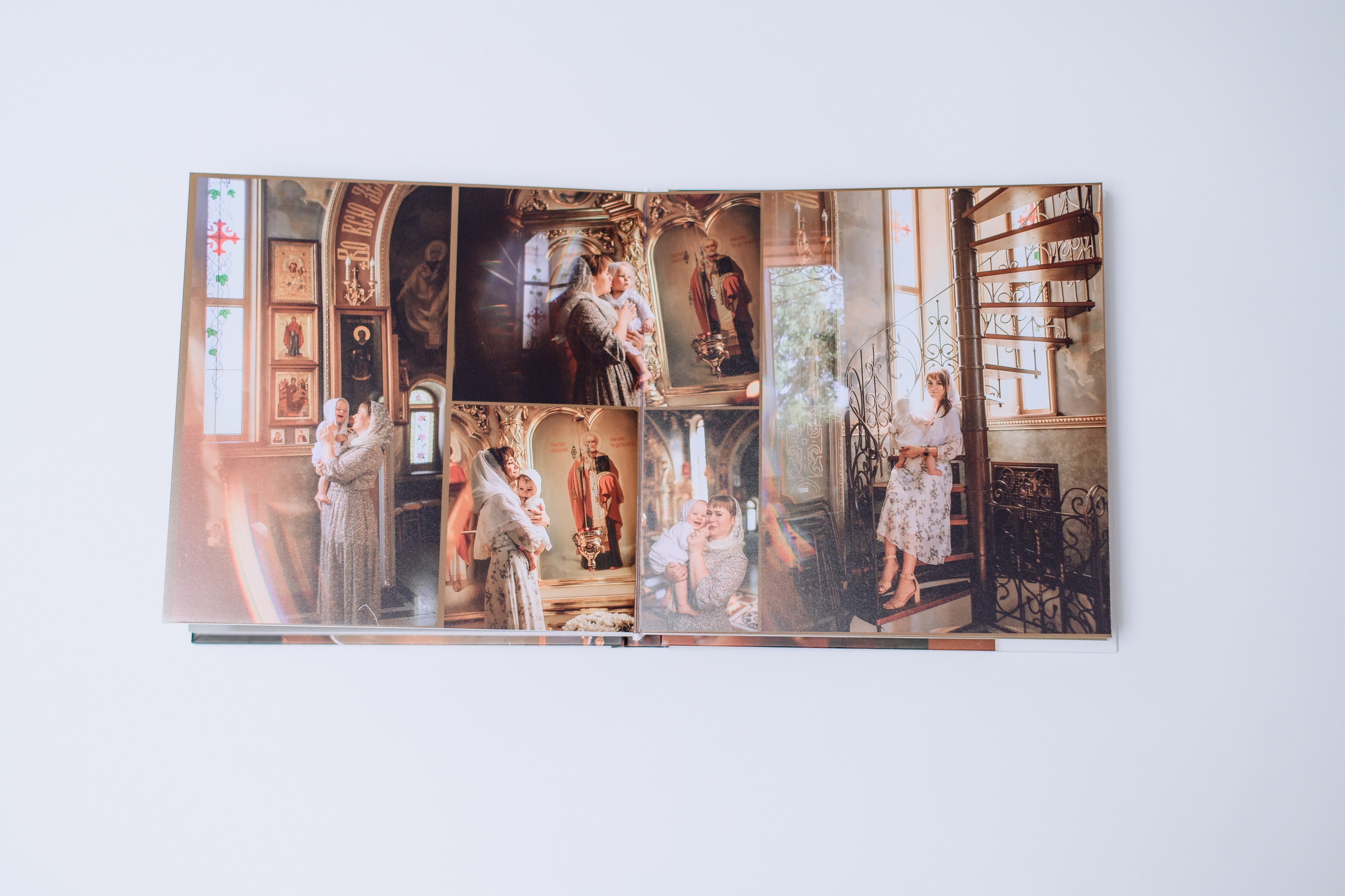 Таинство крещения. формат 20на20см. Плотные листы. Фотограф Котова Валентина