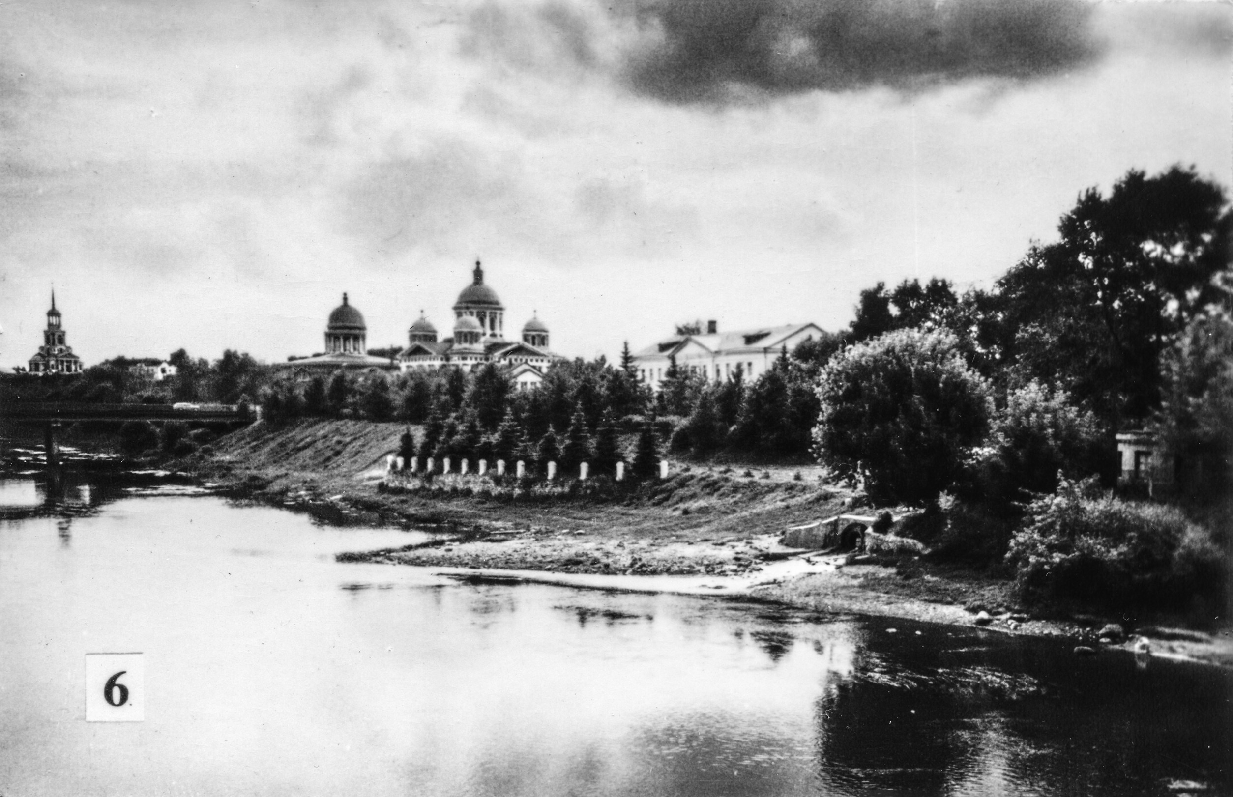 6.	Новгородская набережная