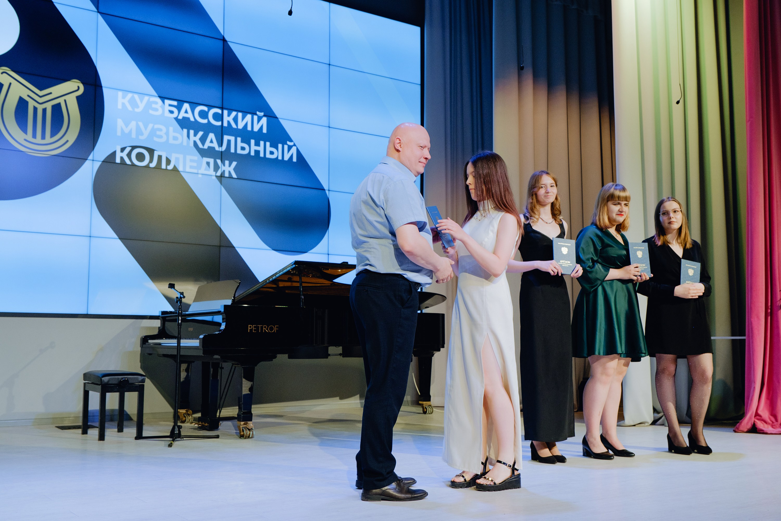 Выпускной колледж искусств ЦДШИ. Фотограф Софья Володкина