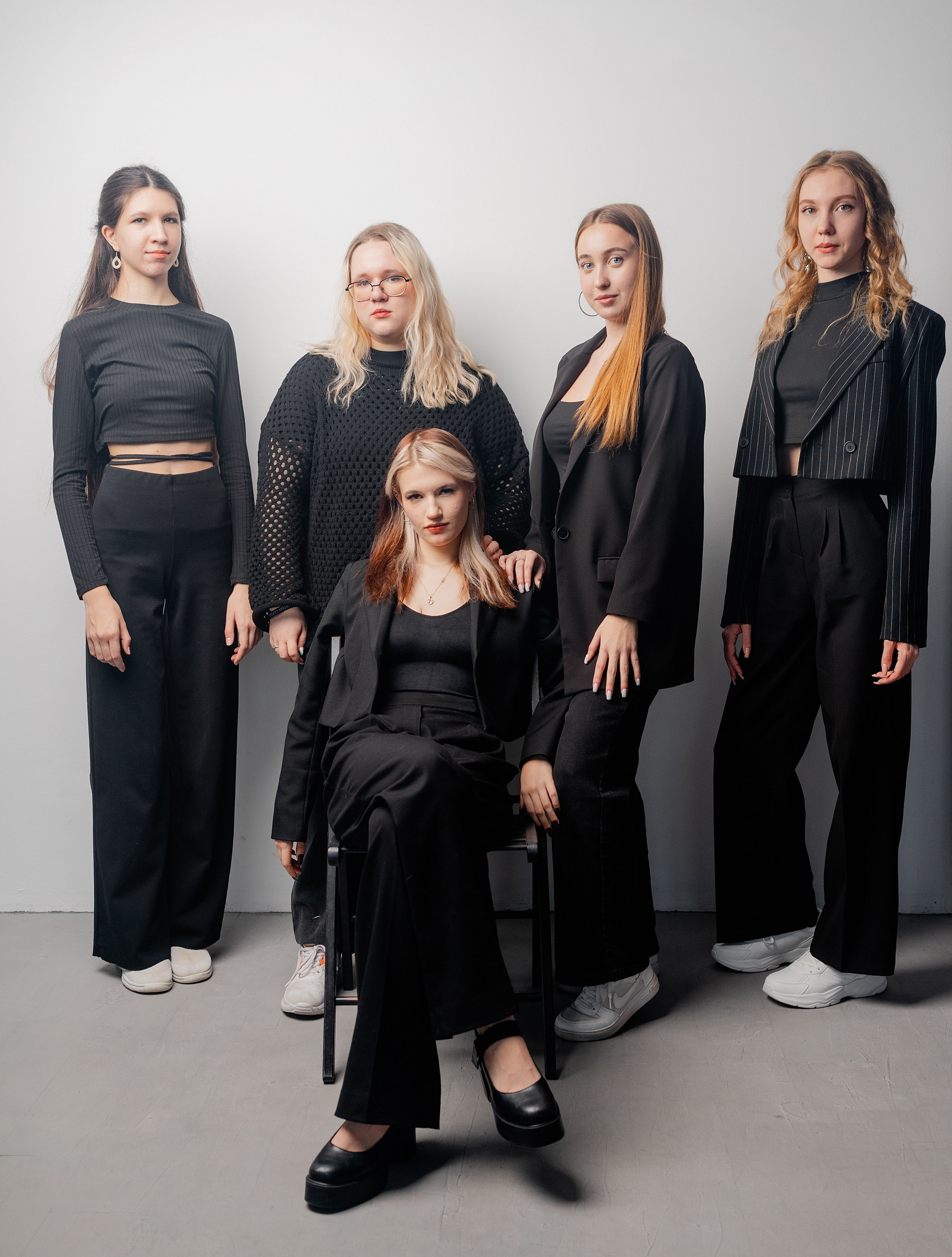 11 класс Студия. Фотограф Софья Володкина