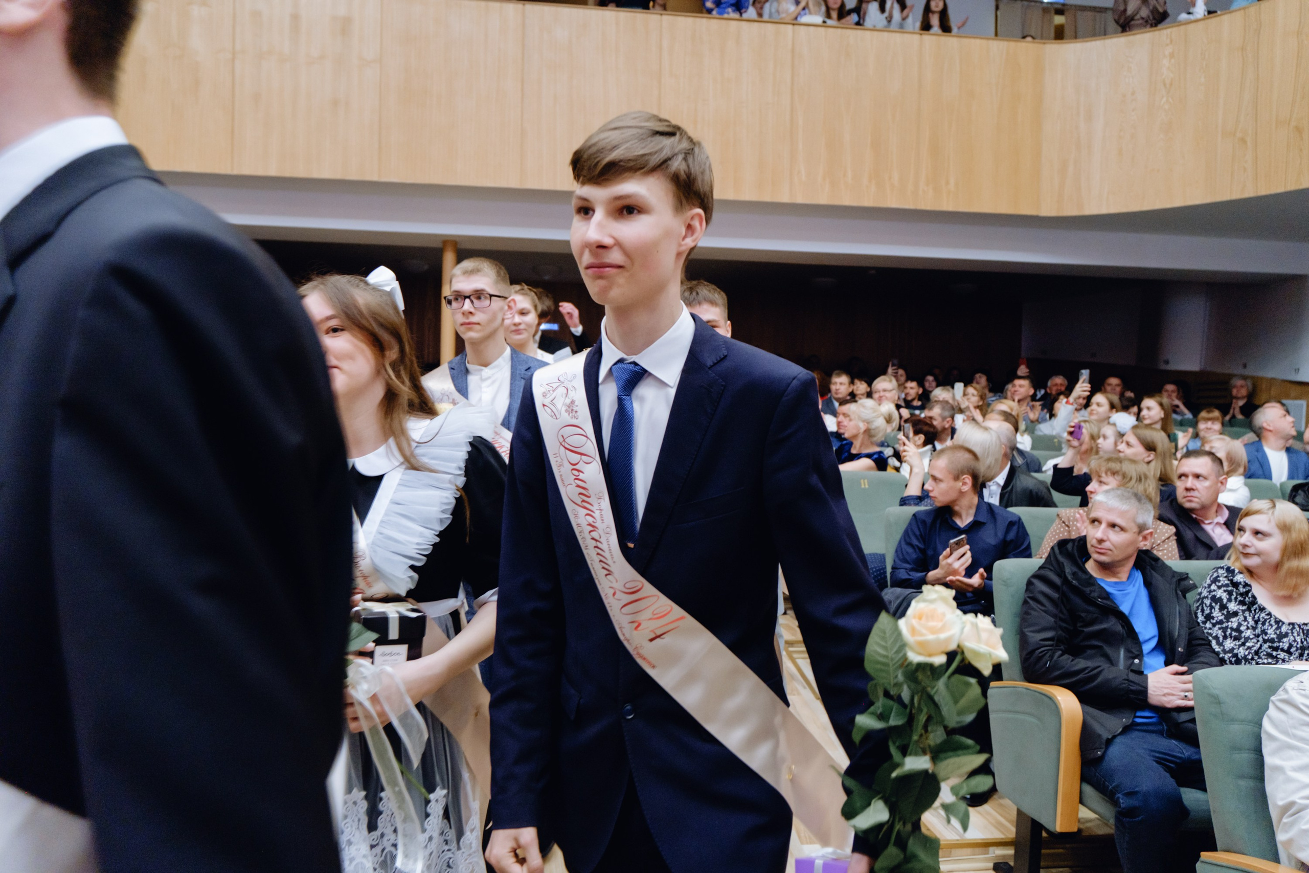 Последний звонок 11 класс. Фотограф Софья Володкина