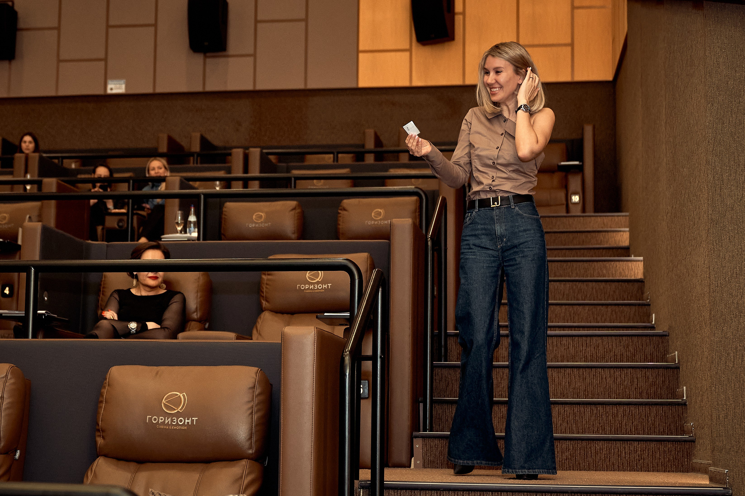 • Горизонт LED. Репортаж. Фотограф, индивидуальные женские, мужские фотосессии в Ростове-на-Дону