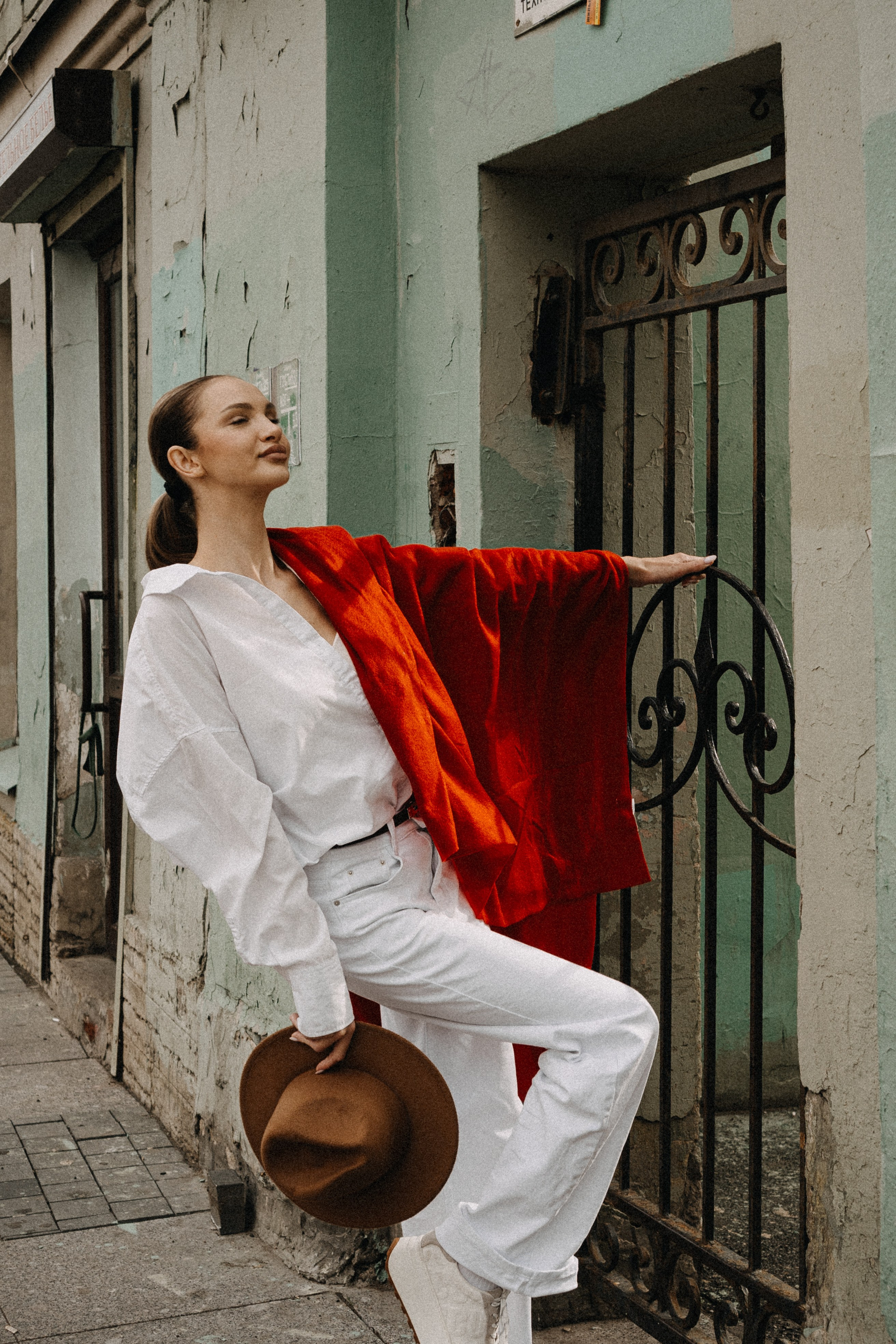 МЫ ГУЛЯЛИ ПРО КРЫШАМ ПИТЕРА. Профессиональный фотограф, Санкт-Петербург — Виктория Богомолова