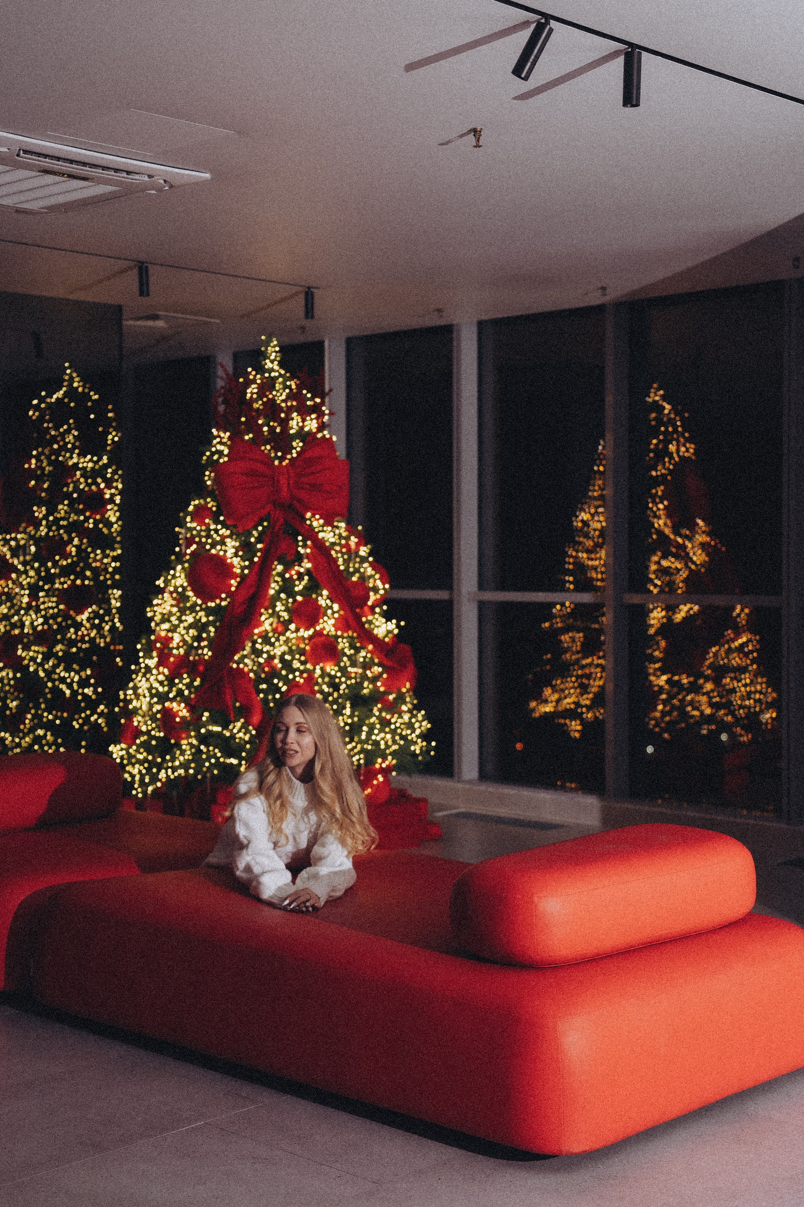 ФОТОСЕССИЯ К НОВОМУ ГОДУ В СТУДИИ С ЕЛОЧКОЙ КРАСИВЫЙ ОБРАЗ. Профессиональный фотограф, Санкт-Петербург — Виктория Богомолова