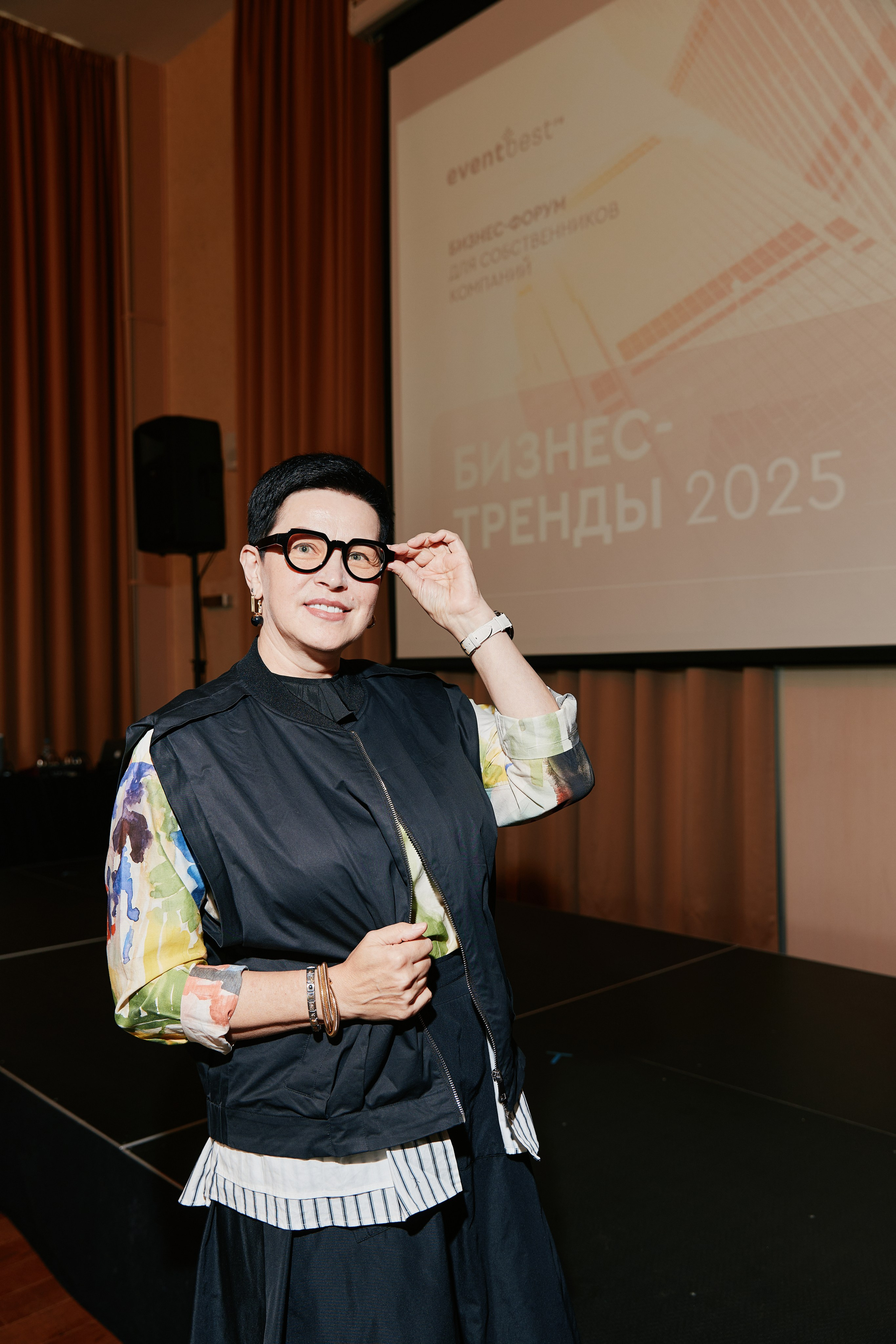 Форум Бизнес-тренды 2025 в Marriott Hotel 28.04. Свадебный репортажный фотограф краснодар максим дремов дрёмов фотосессия студия цена