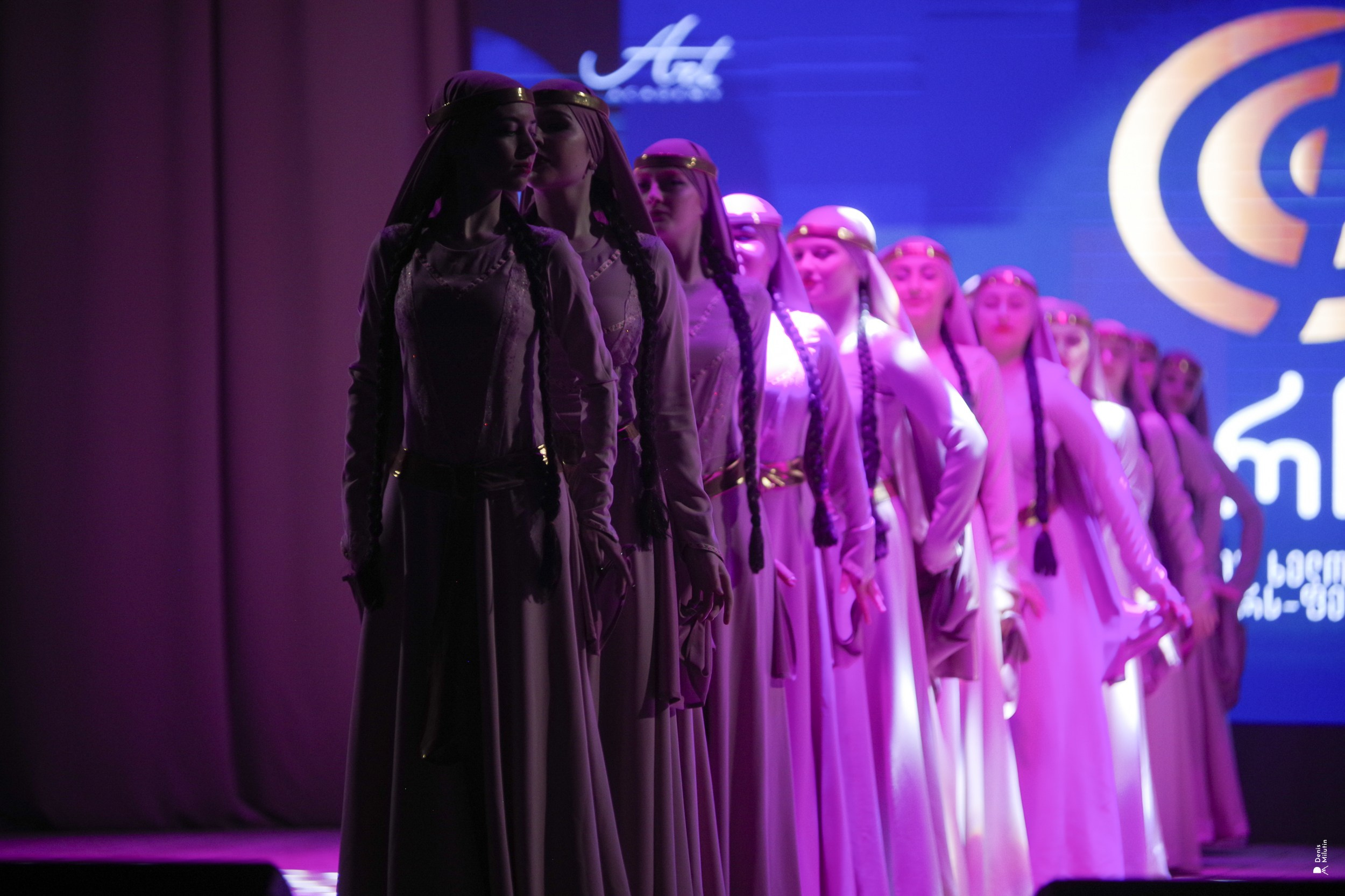 Танцы в Хоби. Портретный фотограф Денис Милютин