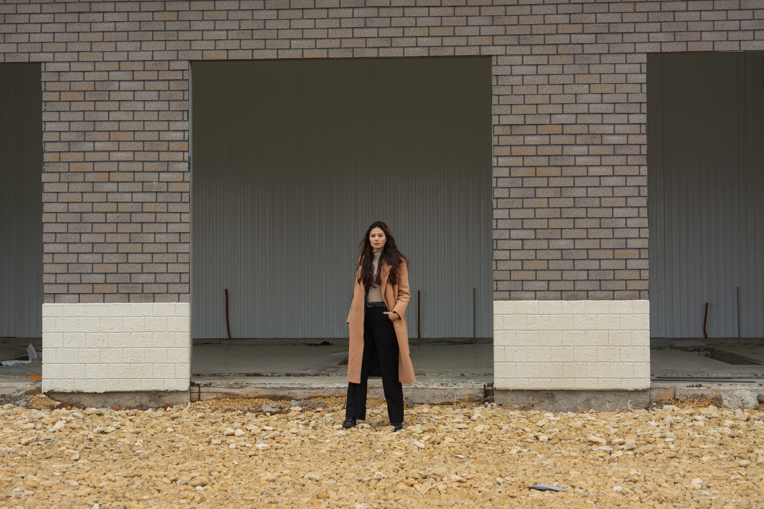 Имиджевая фотосъемка пальто для маркетплейсов. Showbiz | Fashion | Reportage