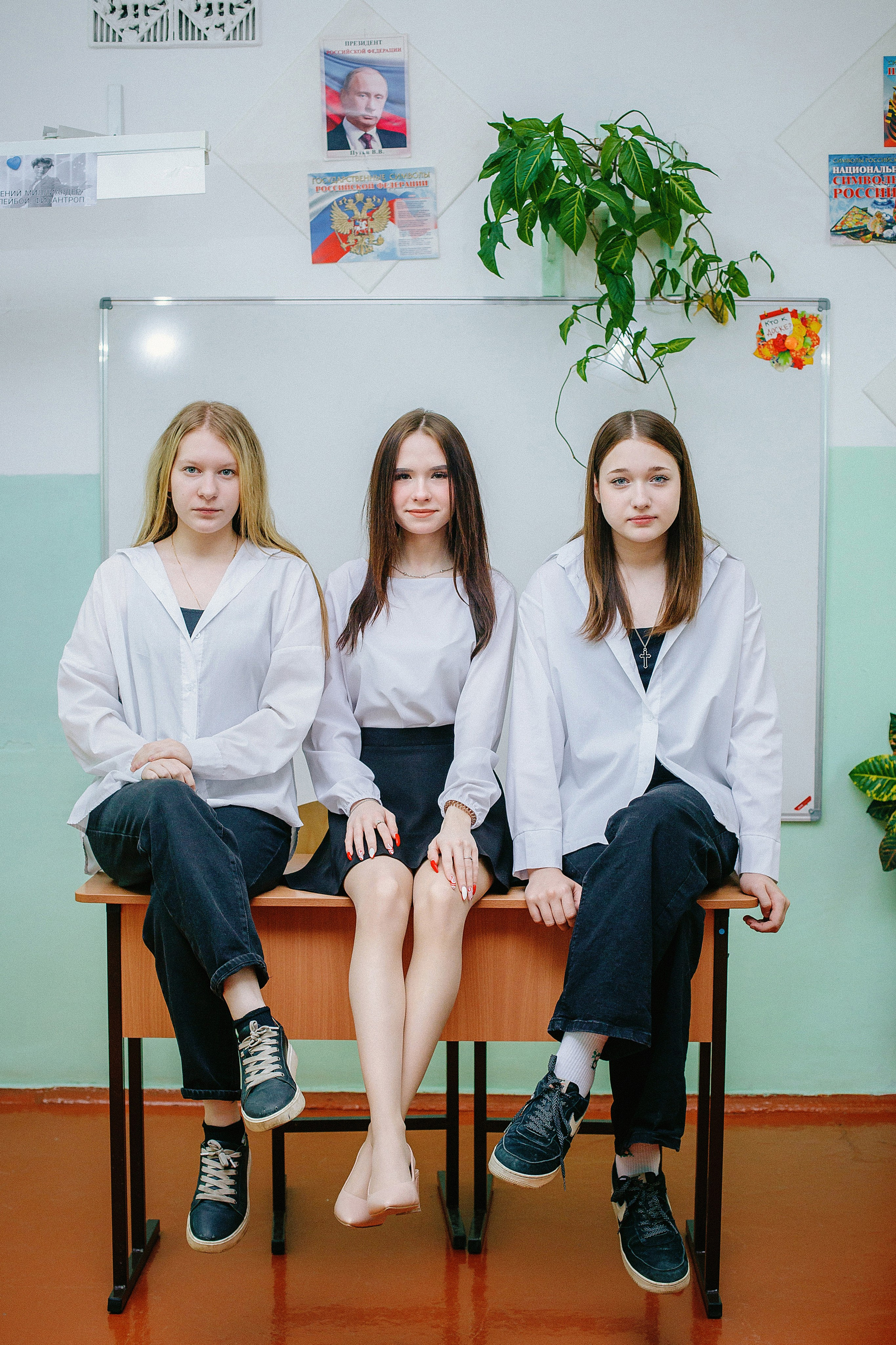 Выпускные альбомы групповые фотографии Искитим Бердск Новосибирск. Выпускные альбомы Искитим, Бердск и Новосибирск Крюкова Елена