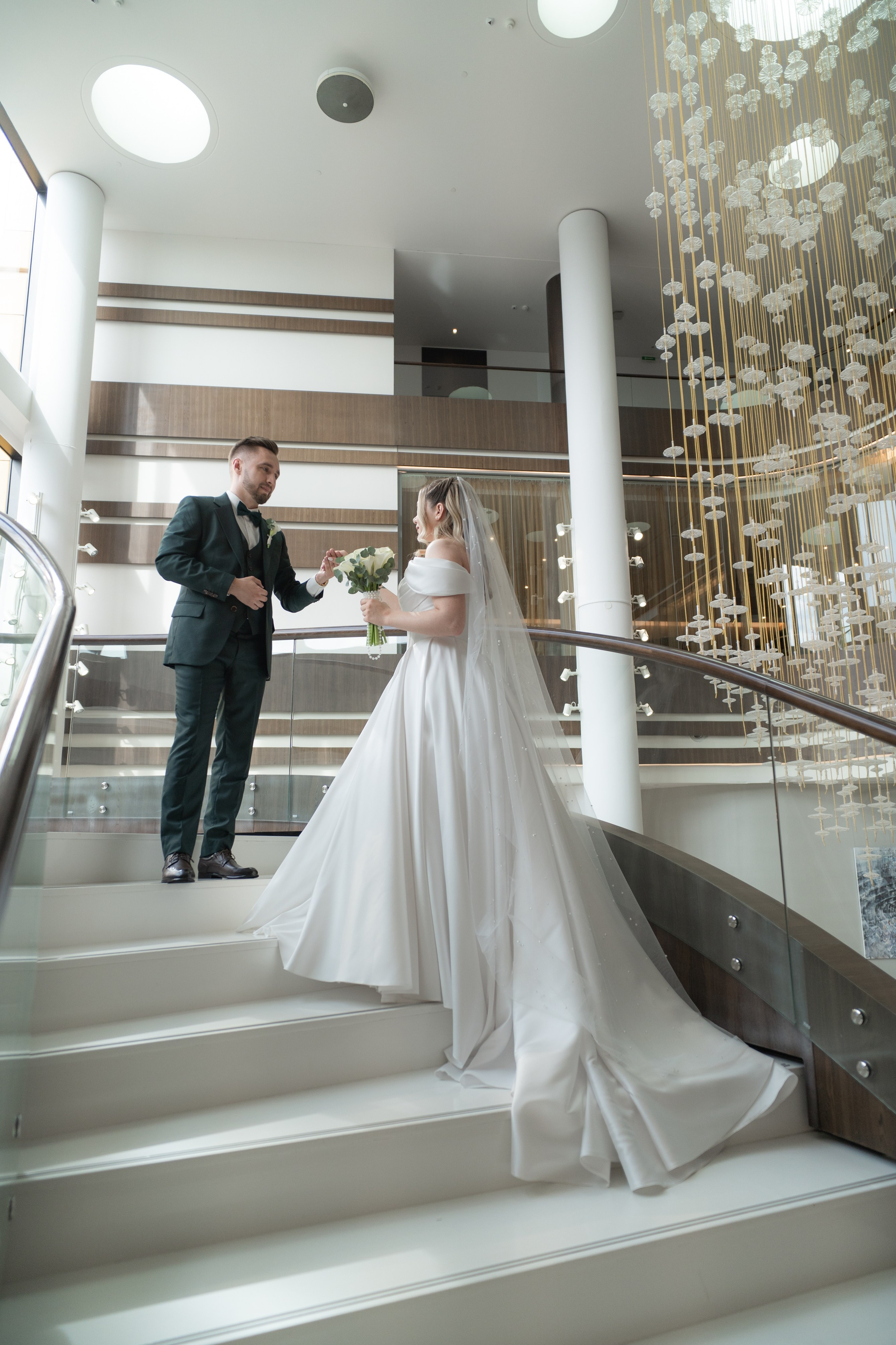 Свадебная фотосессия в отеле Хилтон. Свадебный фотограф Александр Невский в Санкт-Петербурге