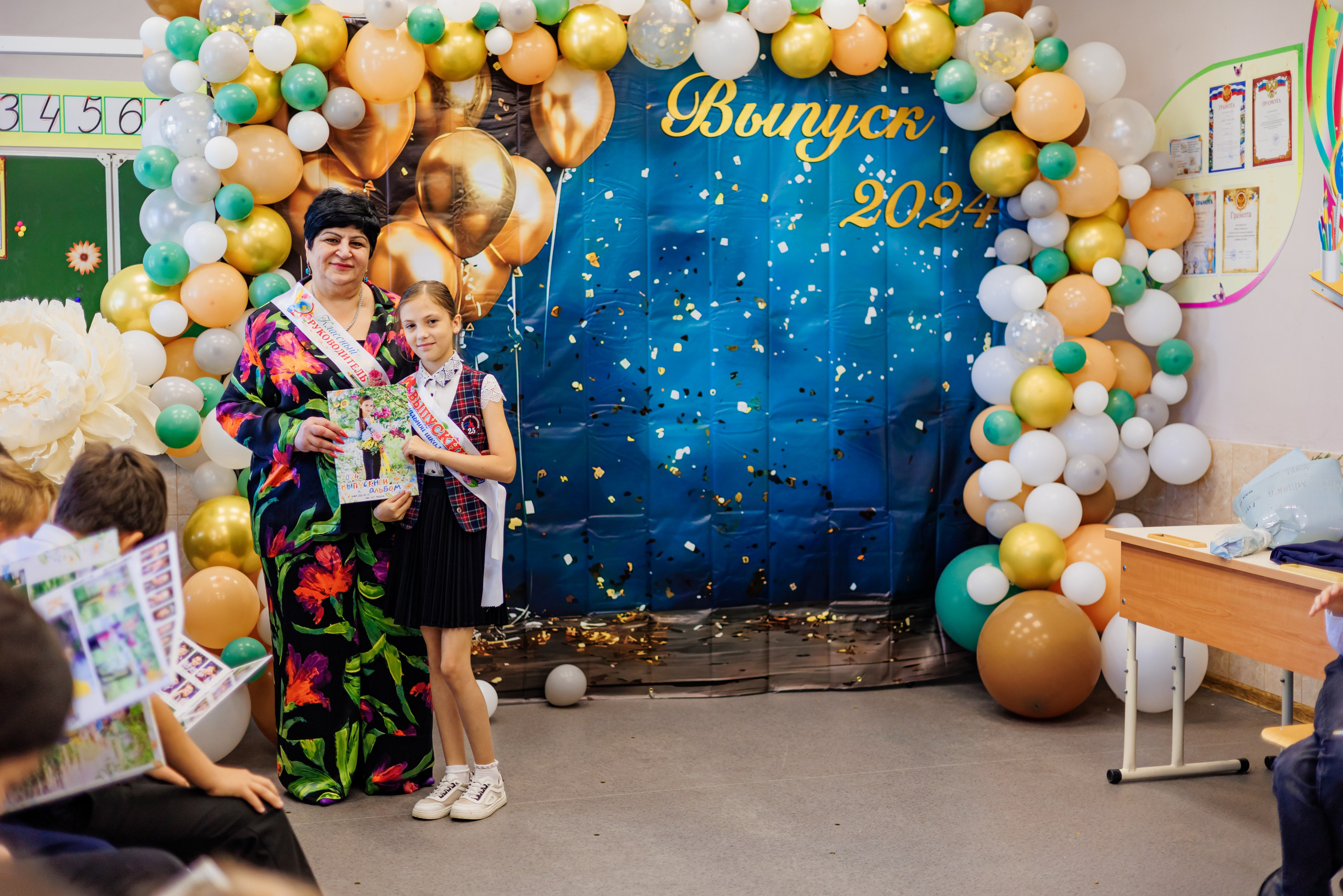 Выпуск 4а 25школа'24 год. Свадебный и семейный фотограф в Армавире