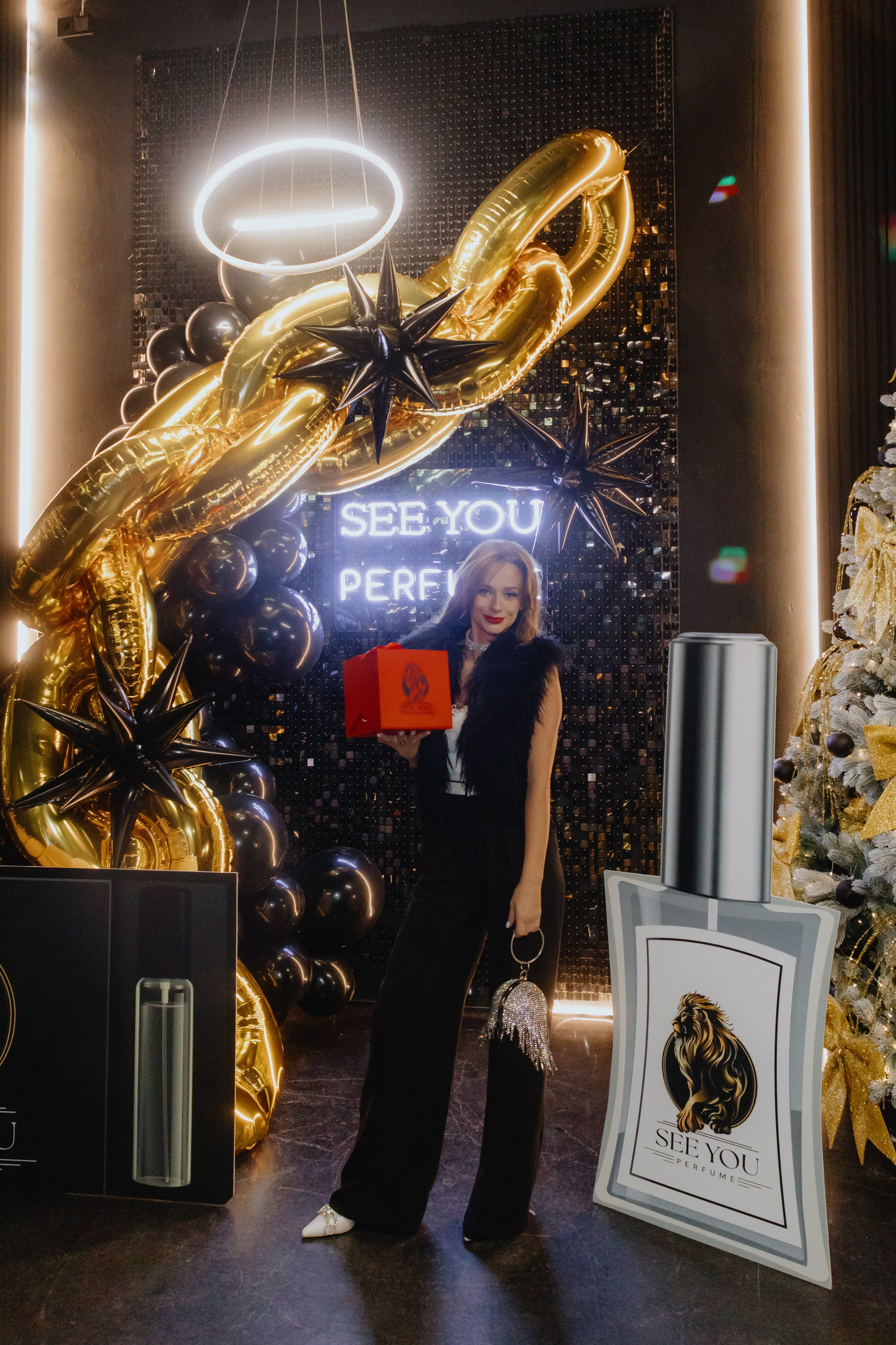 See `You Perfume. Фотограф в Москве и Санкт-Петербурге Дарина