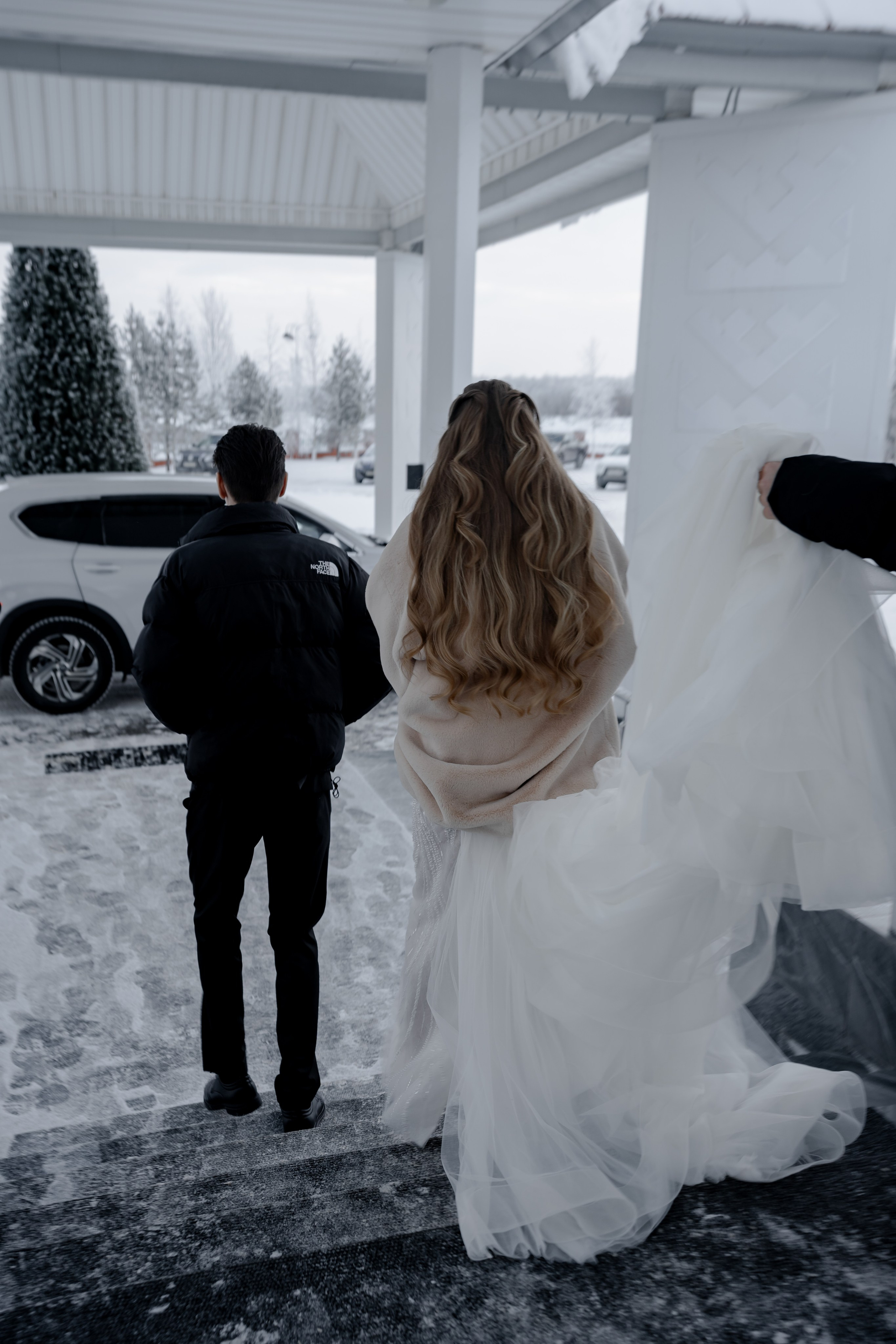 СВАДЕБНАЯ СЬЕМКА СБОРОВ В ОТЕЛЕ И ВЫЕЗД НА ЦЕРЕМОНИЮ (СНЯТО В СИБИРЕ В НИЖНЕВАРТОВСКЕ)М. Профессиональный фотограф, Санкт-Петербург — Виктория Богомолова