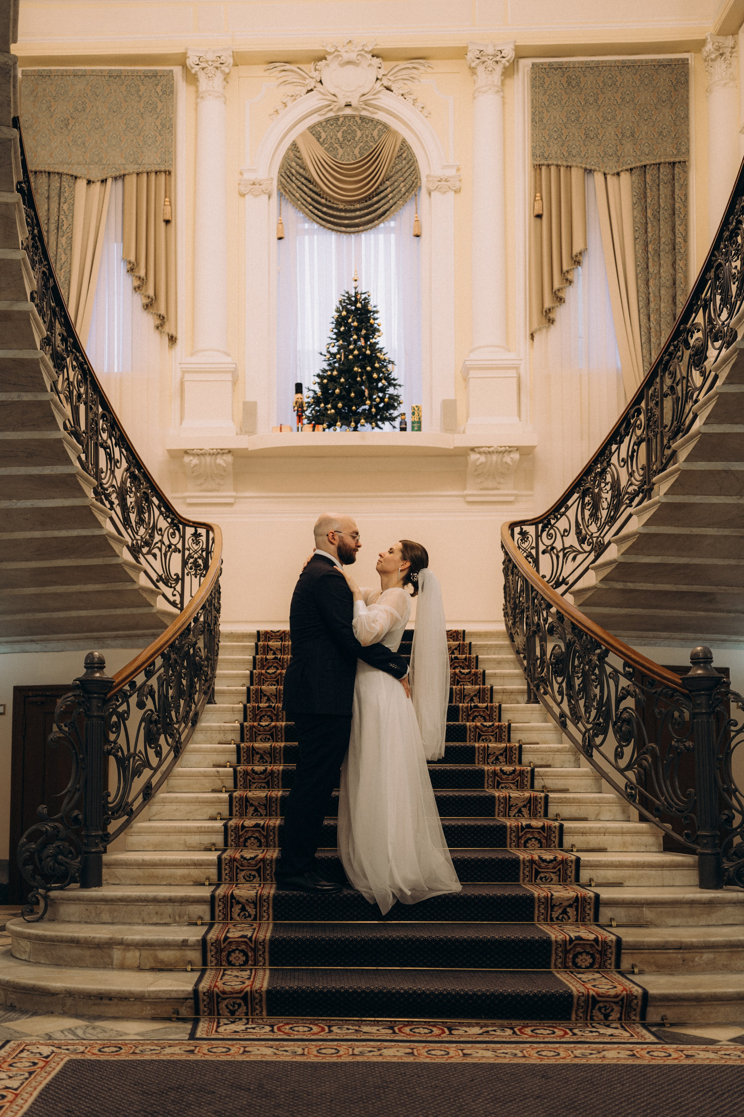 СВАДЕБНАЯ СЬЕМКА ВО ВТОРОМ ДВОРЦЕ (ДЕКАБРЬ) ТАКЖЕ СЬЕМКА В СТУДИИ НА ЧЕРНЫШЕВСКОЙ. Профессиональный фотограф, Санкт-Петербург — Виктория Богомолова