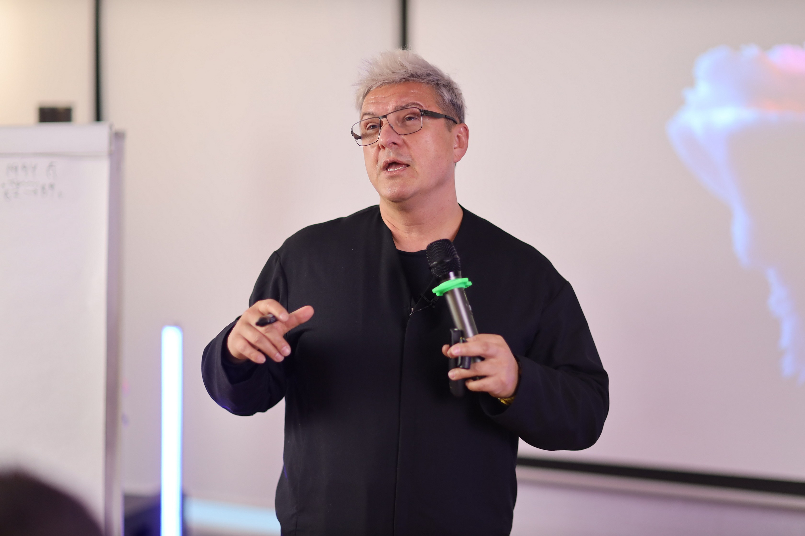 МастерМайнд 1.2. Съемка в студии под ваш запрос, студийные съемки, фотографии архитектурных объектов — Александр Евстигнеев — фотограф Москва