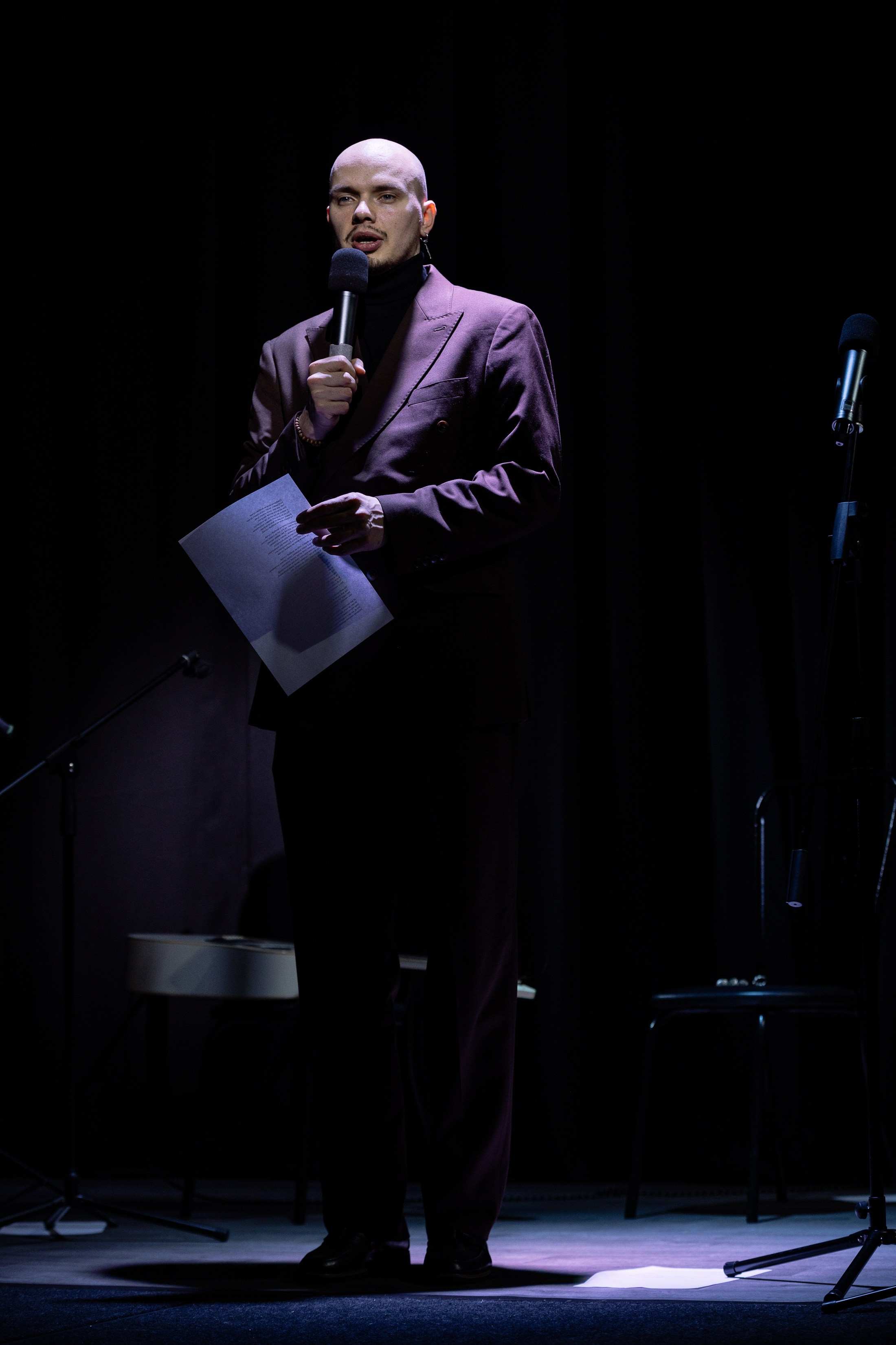 Поэтический вечер с Игорем Бушмелевым и Никой Станиславчик. Фотограф Юлия Мальцева