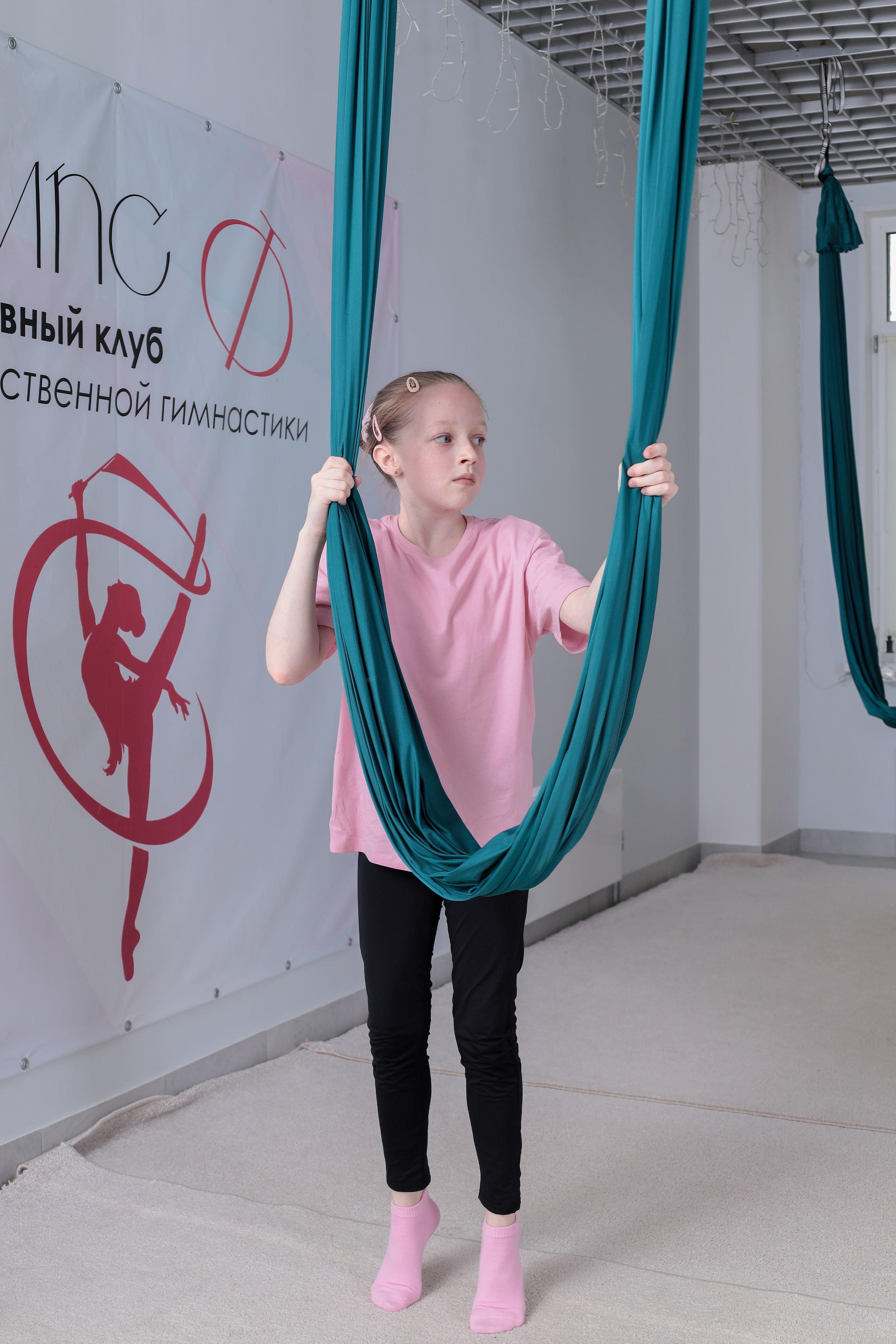 Детская аэройога. Фотограф Надршина Лилия