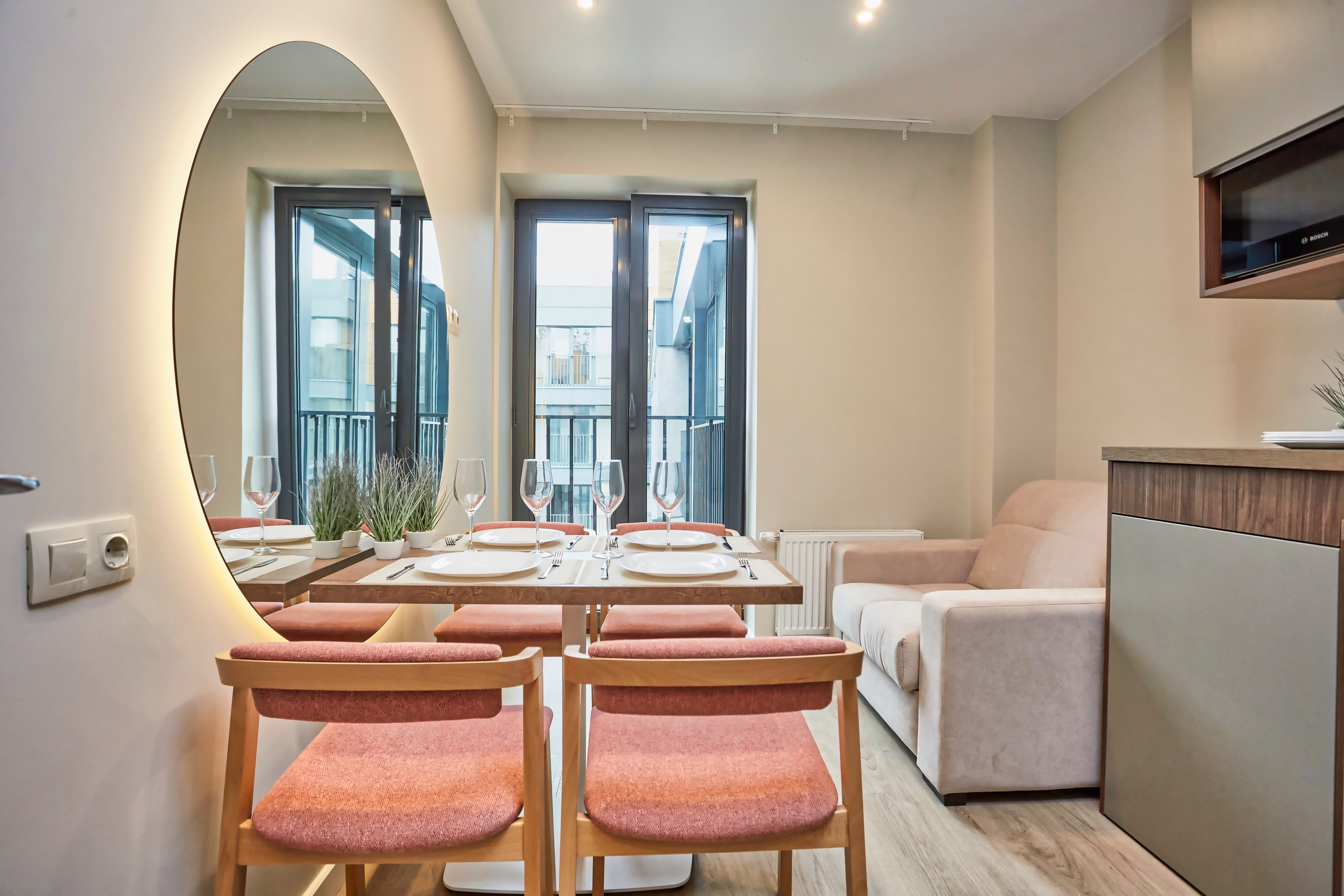 фотосъемка интерьеров гостиницпрофессиональный фотограф отелейпродающие фото для яндекса островок Островок, Суточно.ру, Твил, Отелло, Яндекс.Путешествия, Travelata , Hotellook фотограф для отеляинтерьерная съемка номеровфотосъемка апартаментоврекламное фото гостиниц