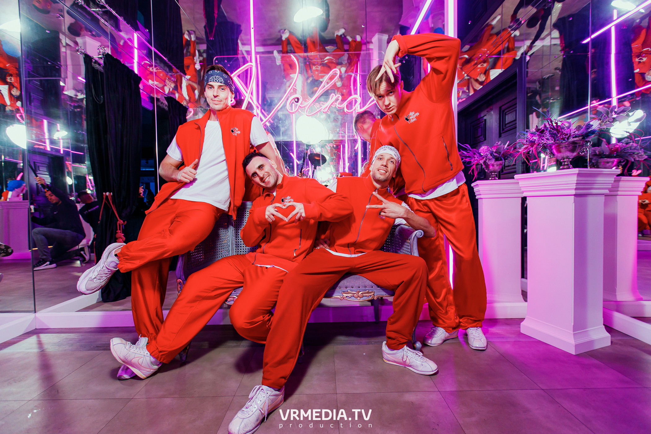 Women’s weekend в караоке «Volna»