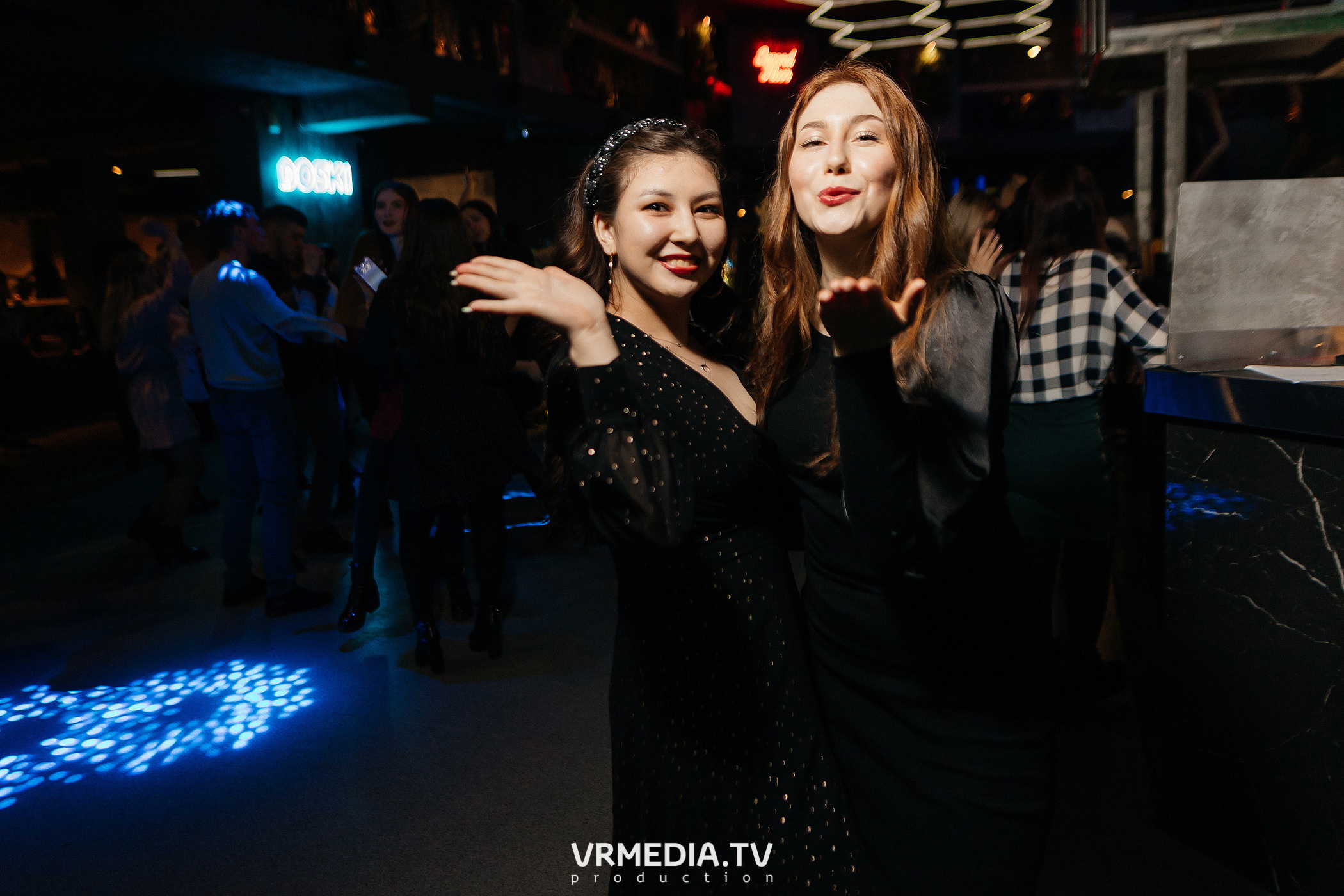 Выходные в баре «DOSKI»