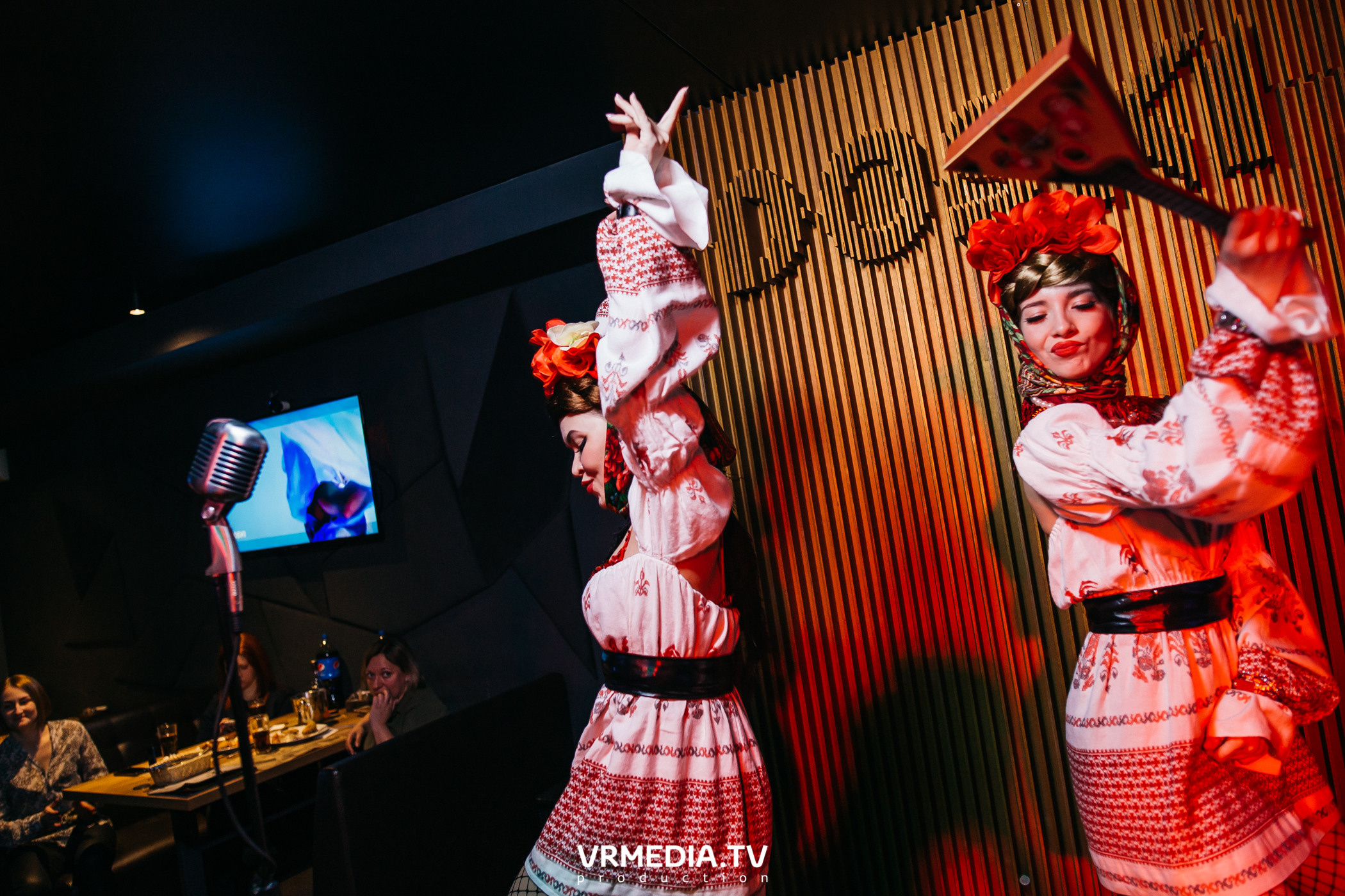 Выходные в баре «DOSKI»